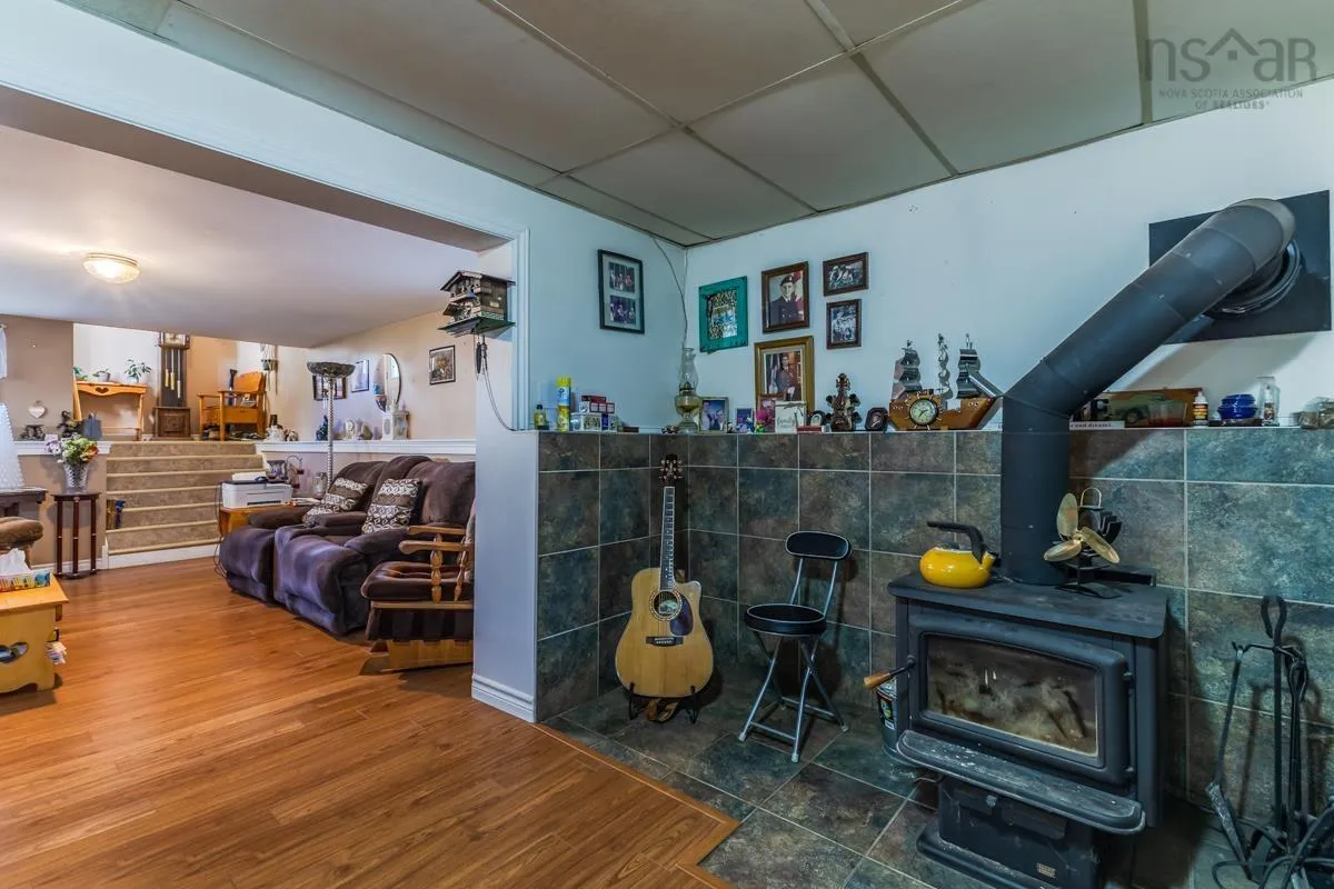14 Clover Dr, Bible Hill, NS B2N 5P3, 5 Bedrooms Bedrooms, ,2 BathroomsBathrooms,Residential,For Sale,Clover Dr,202523374