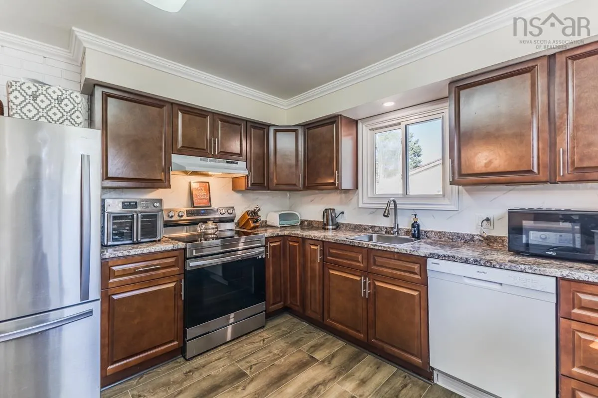 14 Clover Dr, Bible Hill, NS B2N 5P3, 5 Bedrooms Bedrooms, ,2 BathroomsBathrooms,Residential,For Sale,Clover Dr,202523374