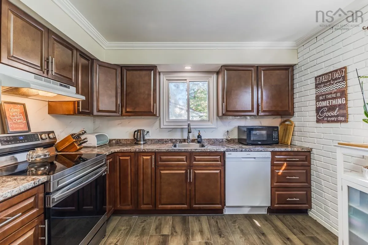 14 Clover Dr, Bible Hill, NS B2N 5P3, 5 Bedrooms Bedrooms, ,2 BathroomsBathrooms,Residential,For Sale,Clover Dr,202523374