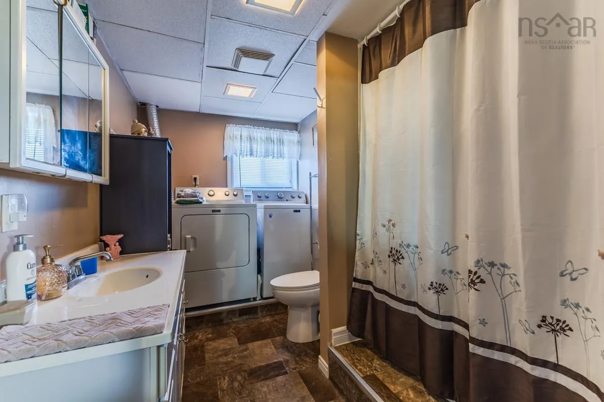 14 Clover Dr, Bible Hill, NS B2N 5P3, 5 Bedrooms Bedrooms, ,2 BathroomsBathrooms,Residential,For Sale,Clover Dr,202523374