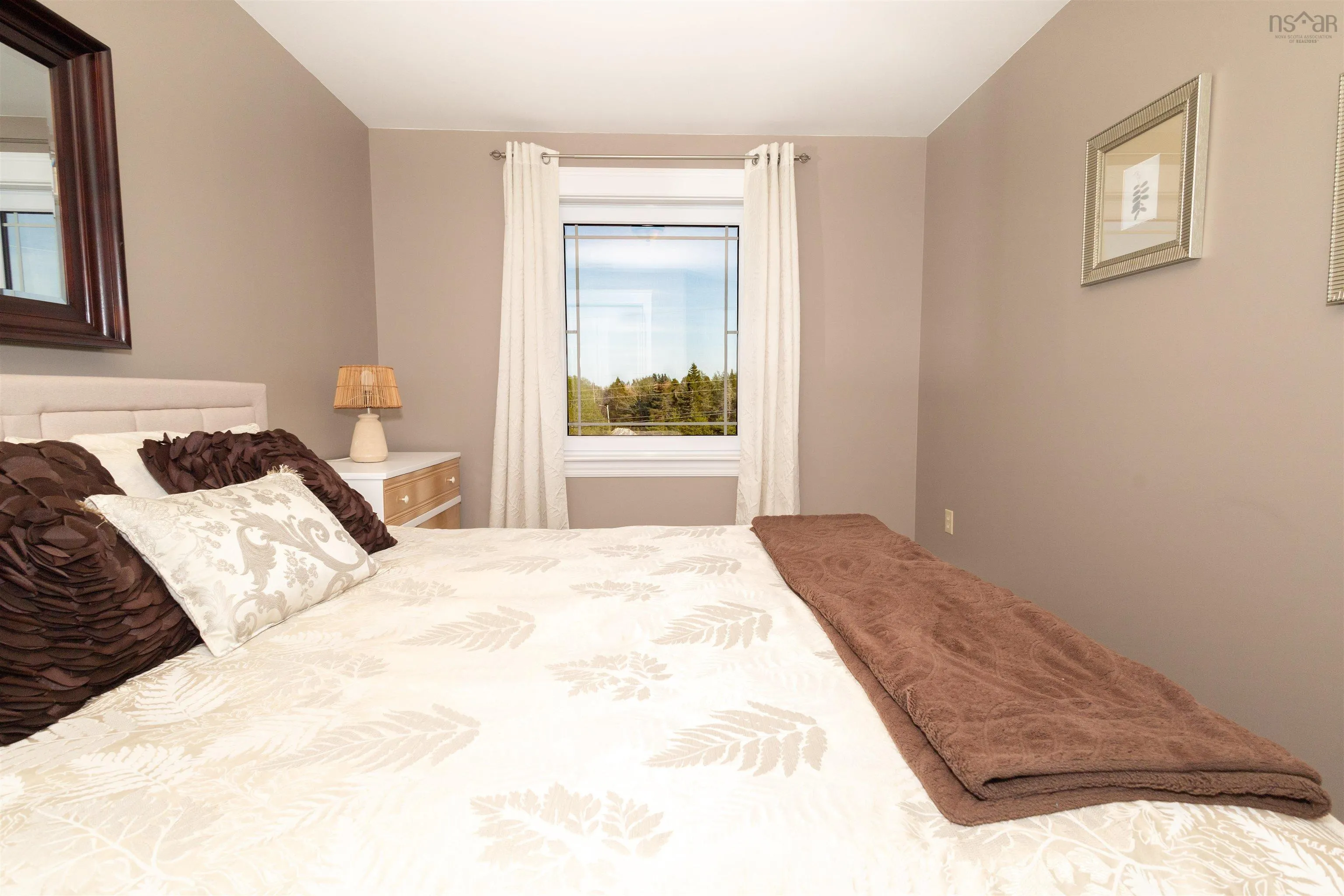 8472 West Bay Road, Sampsonville, NS B0E 3B0, 5 Bedrooms Bedrooms, ,2 BathroomsBathrooms,Residential,For Sale,West Bay,202513191