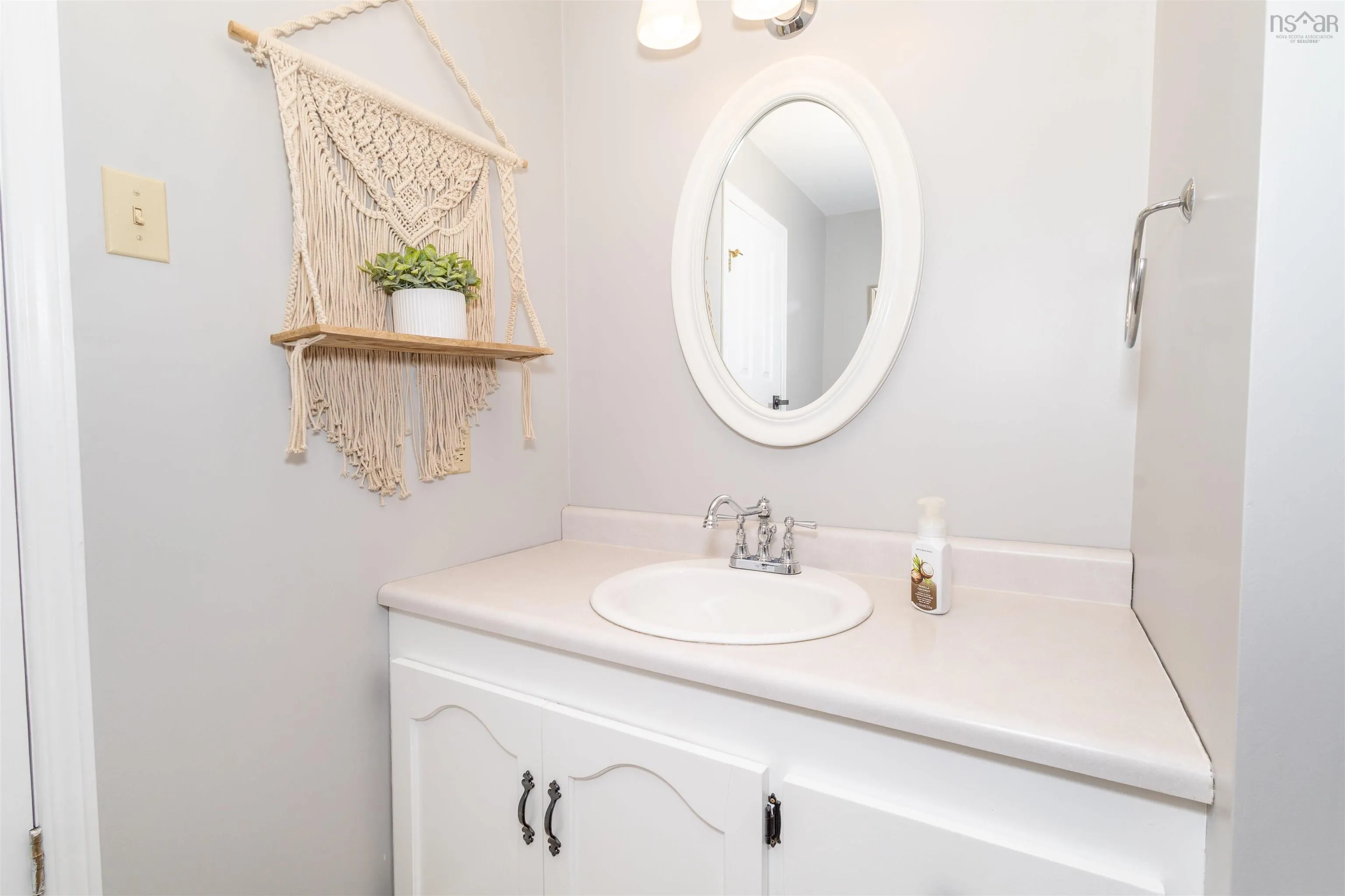 8472 West Bay Road, Sampsonville, NS B0E 3B0, 5 Bedrooms Bedrooms, ,2 BathroomsBathrooms,Residential,For Sale,West Bay,202513191