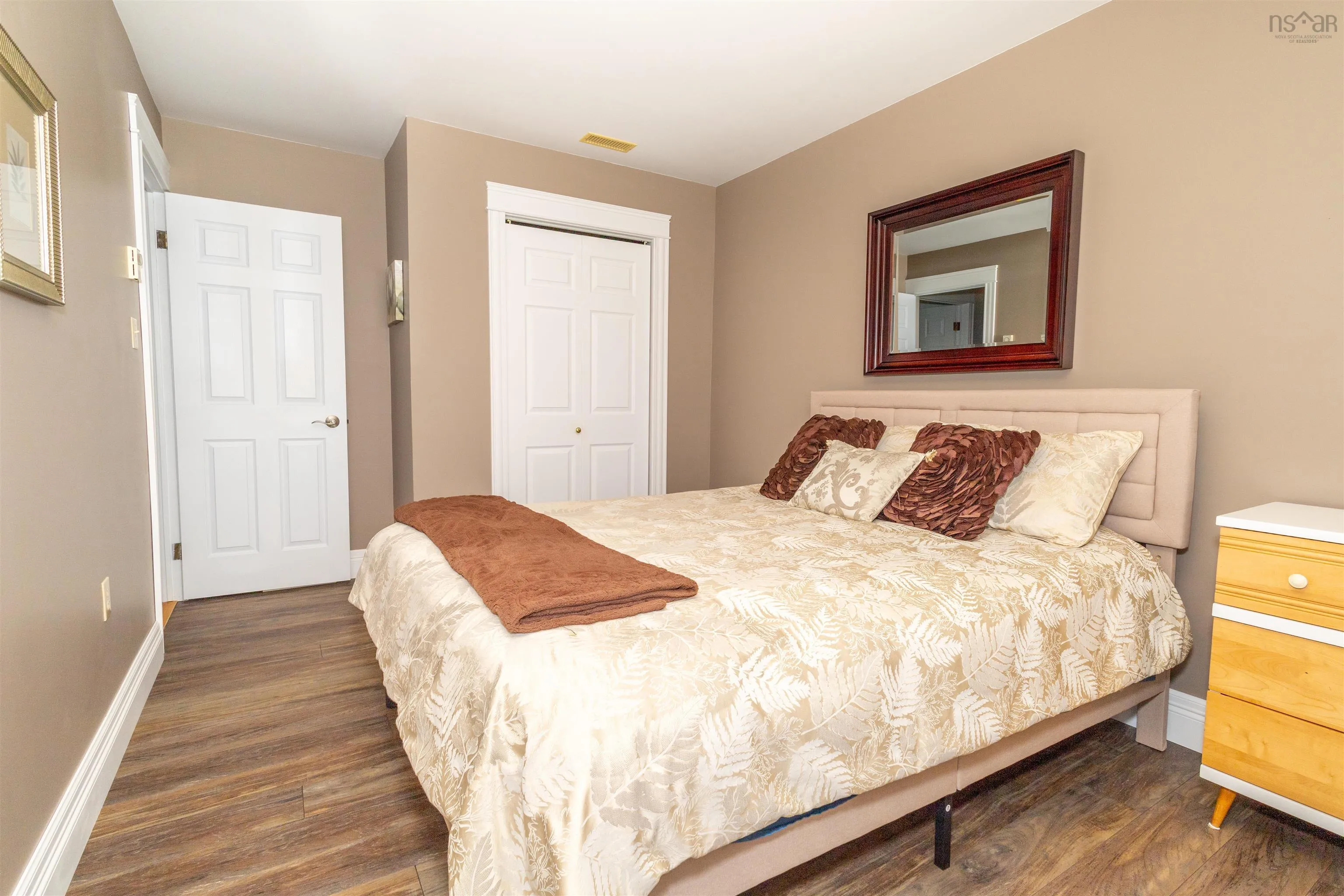 8472 West Bay Road, Sampsonville, NS B0E 3B0, 5 Bedrooms Bedrooms, ,2 BathroomsBathrooms,Residential,For Sale,West Bay,202513191