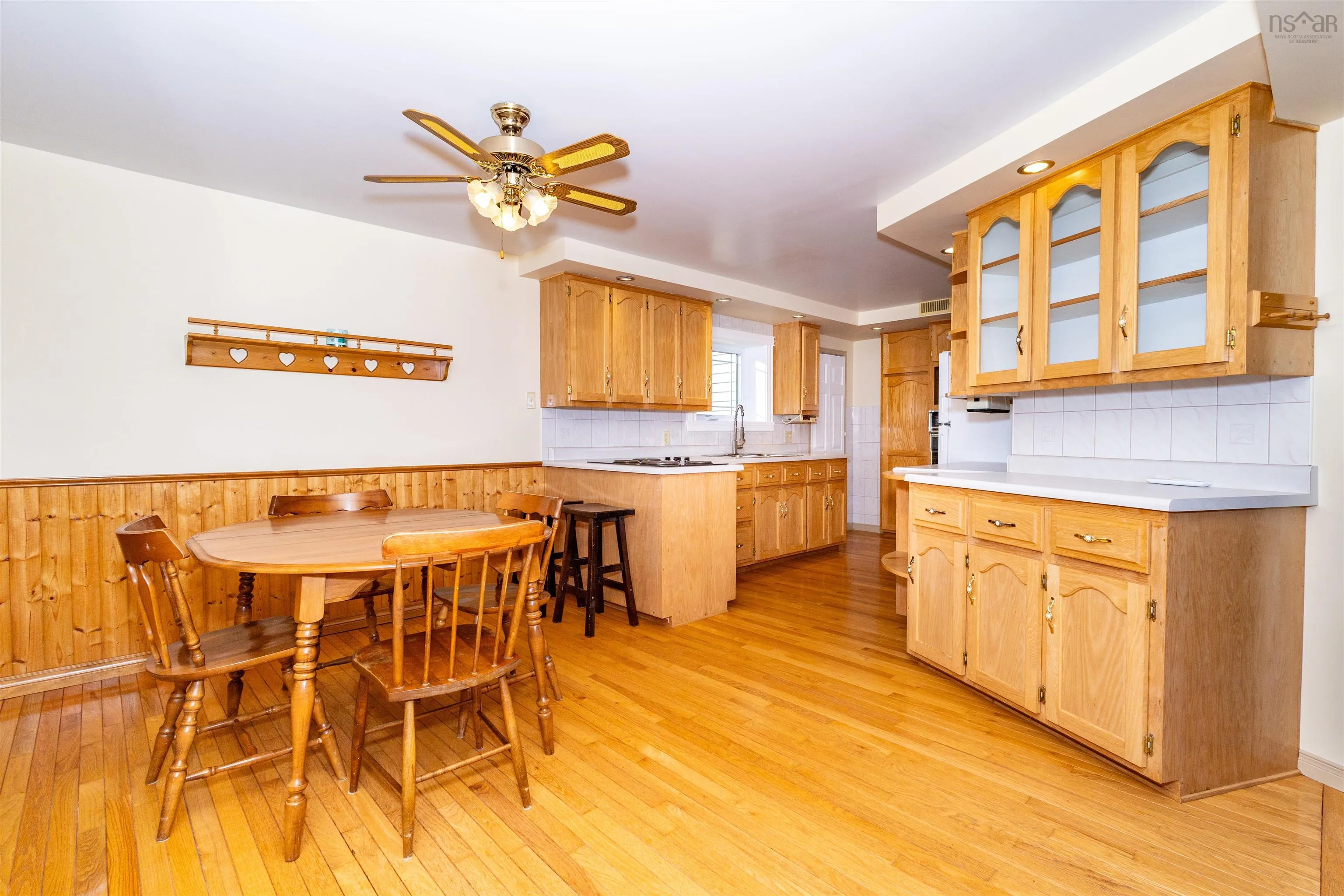 8472 West Bay Road, Sampsonville, NS B0E 3B0, 5 Bedrooms Bedrooms, ,2 BathroomsBathrooms,Residential,For Sale,West Bay,202513191