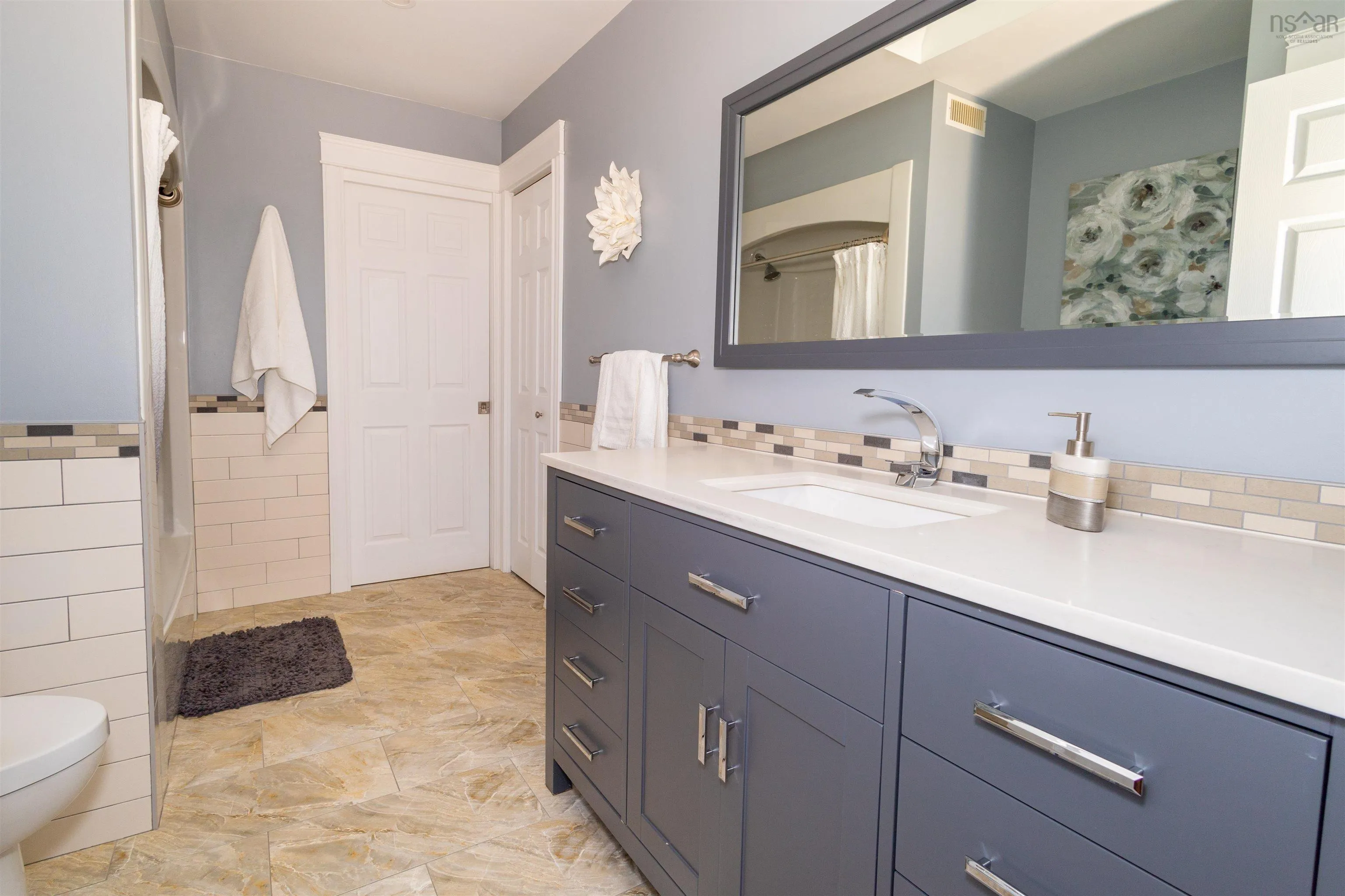 8472 West Bay Road, Sampsonville, NS B0E 3B0, 5 Bedrooms Bedrooms, ,2 BathroomsBathrooms,Residential,For Sale,West Bay,202513191