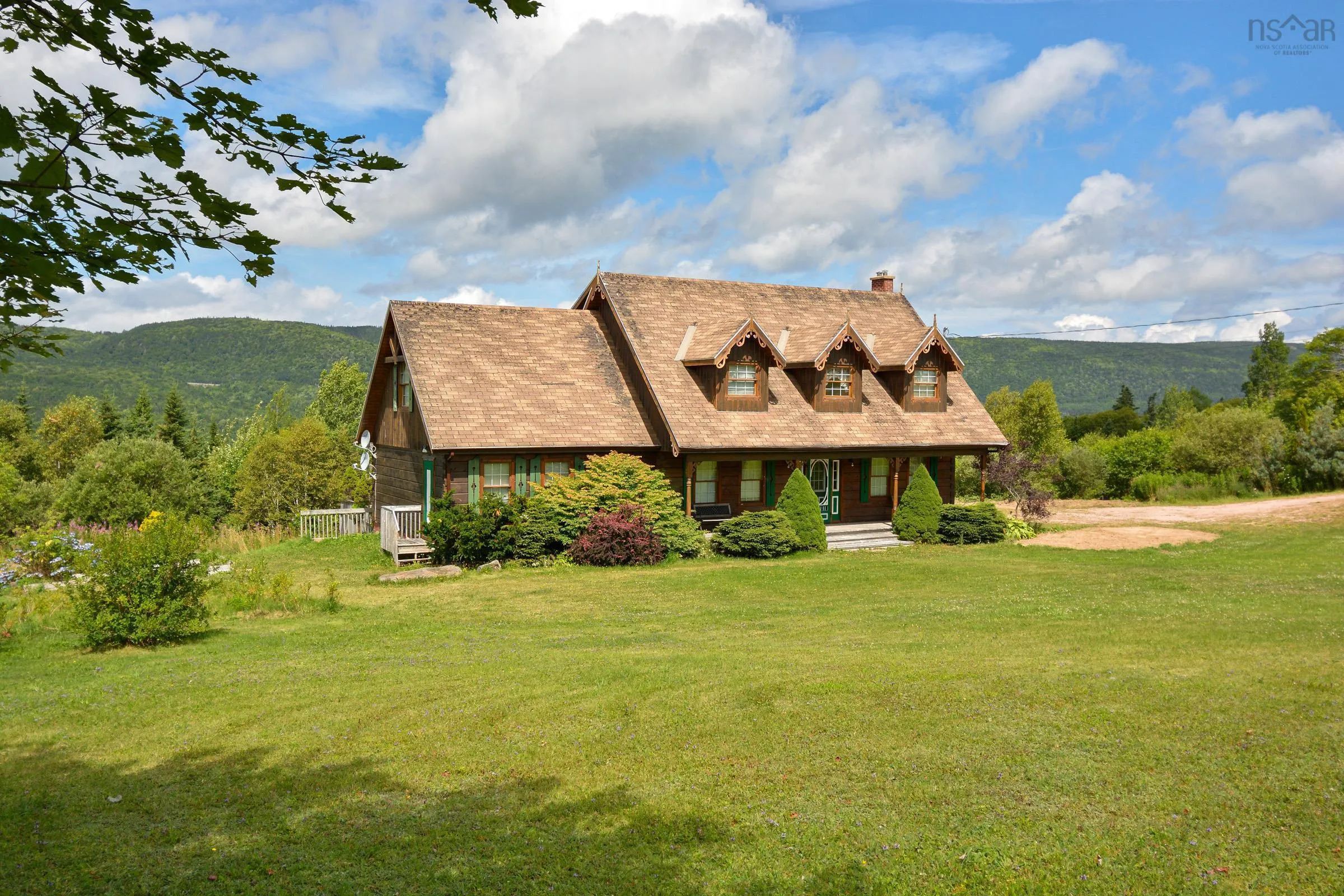 776 105 Highway, Boularderie East Ns B1x 1j4, 5 Bedrooms Bedrooms, ,3 BathroomsBathrooms,Residential,For Sale,105,202504958
