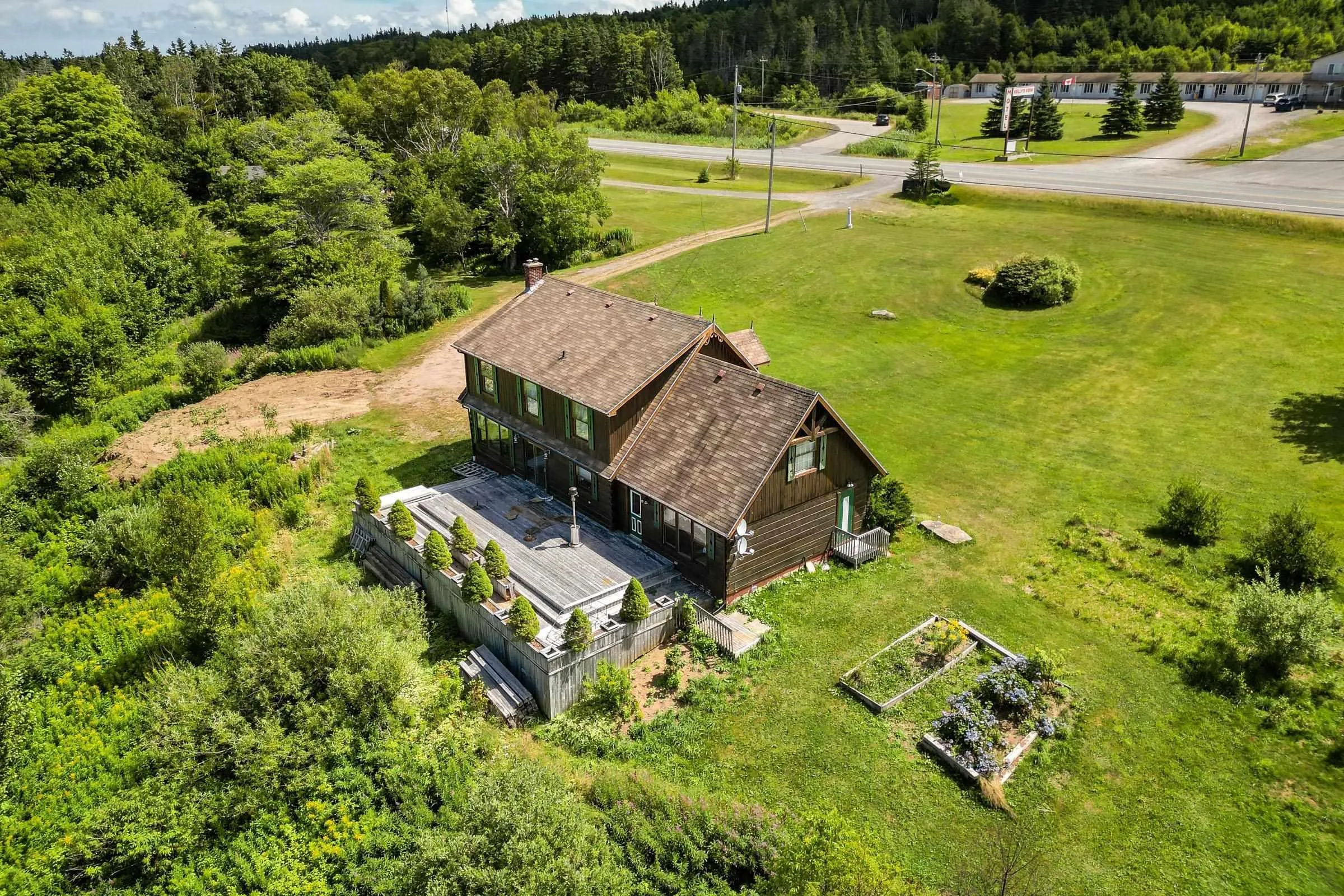 776 105 Highway, Boularderie East Ns B1x 1j4, 5 Bedrooms Bedrooms, ,3 BathroomsBathrooms,Residential,For Sale,105,202504958