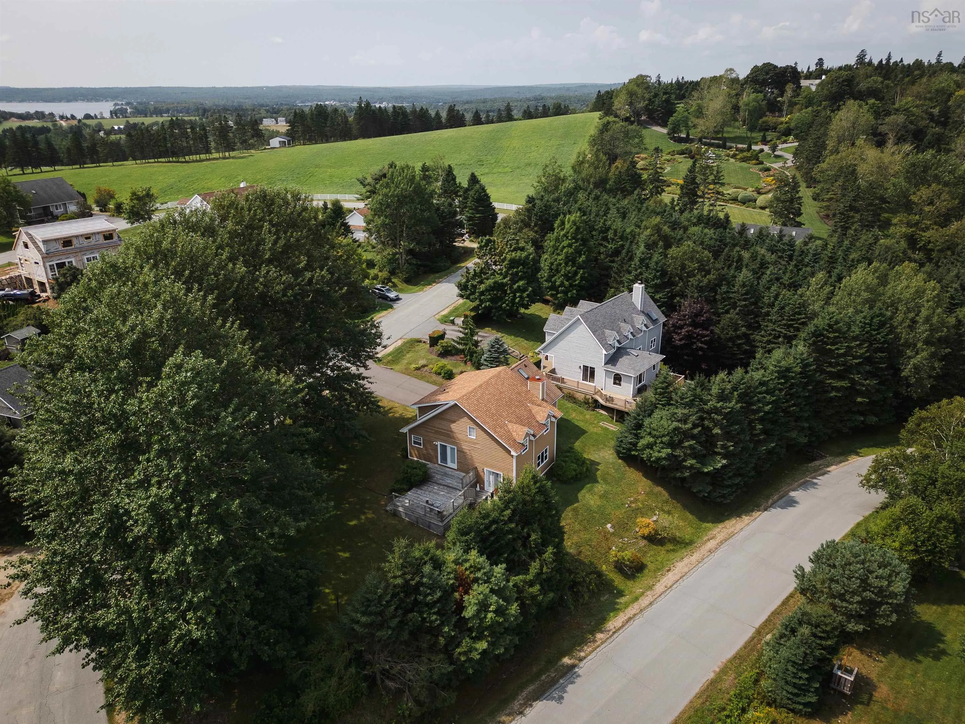 6 Westwind Drive, Chester, NS B0J 1J0, 3 Bedrooms Bedrooms, ,3 BathroomsBathrooms,Residential,For Sale,Westwind,202519396