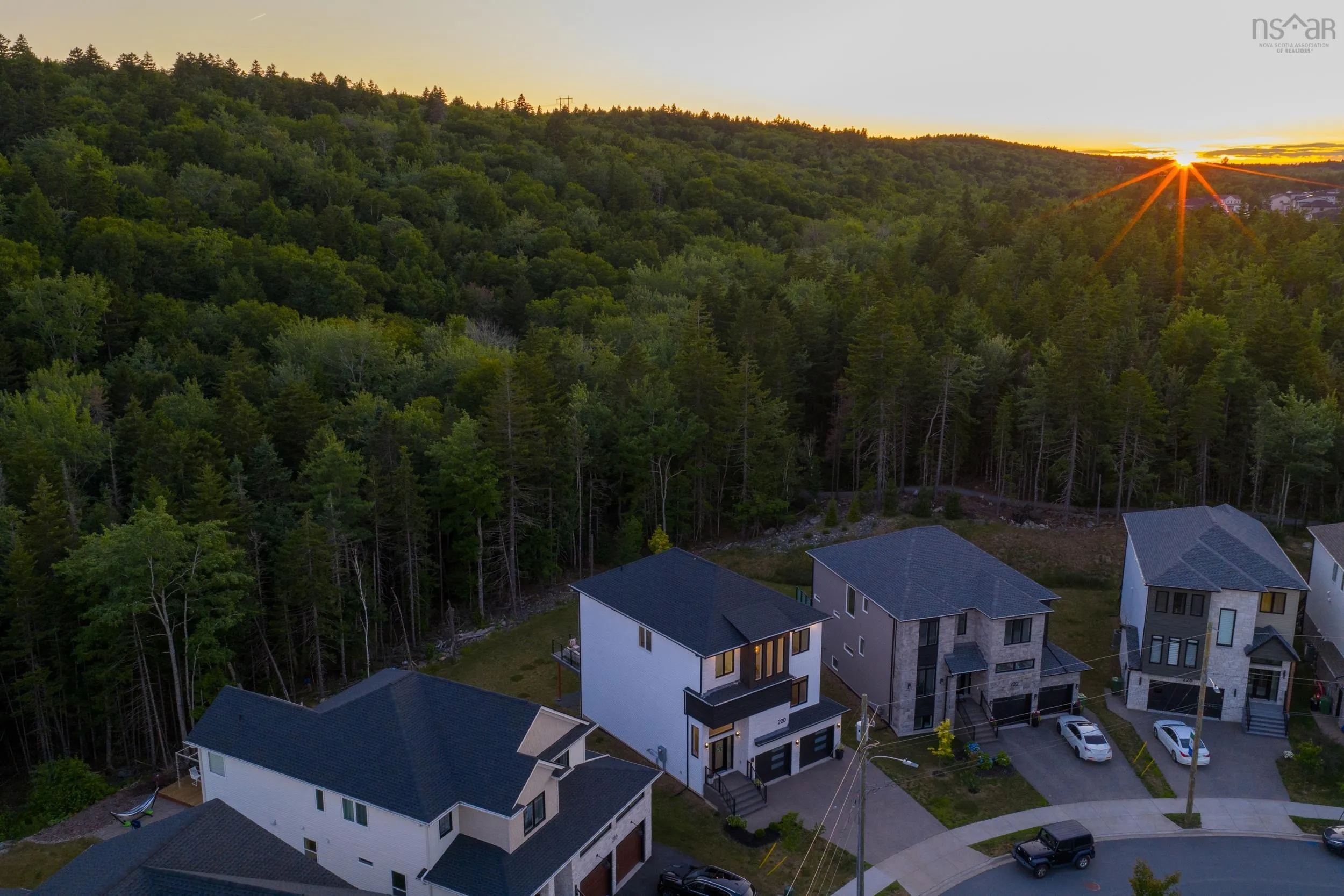 220 Talus Avenue, Bedford, NS B4B 2G3, 5 Bedrooms Bedrooms, ,5 BathroomsBathrooms,Residential,For Sale,Talus,202519973