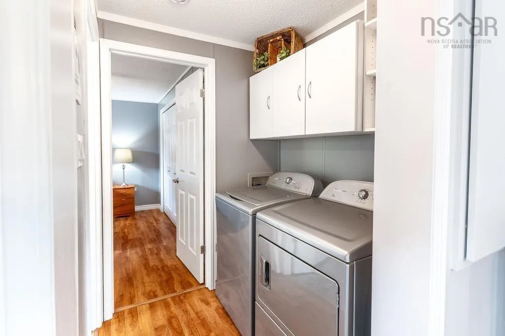 88 Brook Street, Middle Sackville, NS B4E 1B9, 2 Bedrooms Bedrooms, ,1 BathroomBathrooms,Residential,For Sale,Brook,202521334