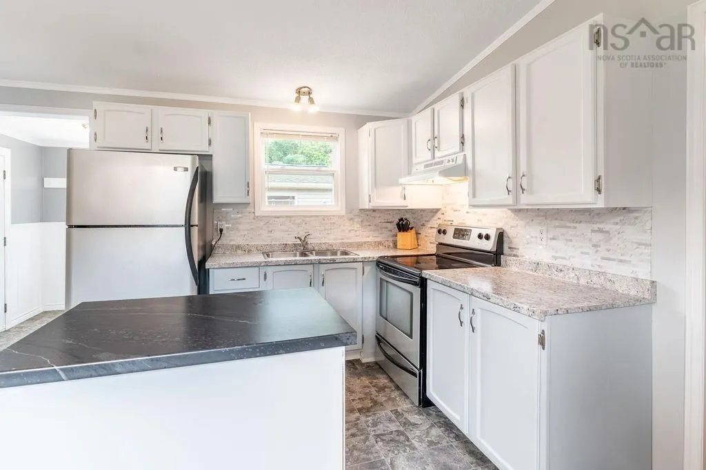 88 Brook Street, Middle Sackville, NS B4E 1B9, 2 Bedrooms Bedrooms, ,1 BathroomBathrooms,Residential,For Sale,Brook,202521334