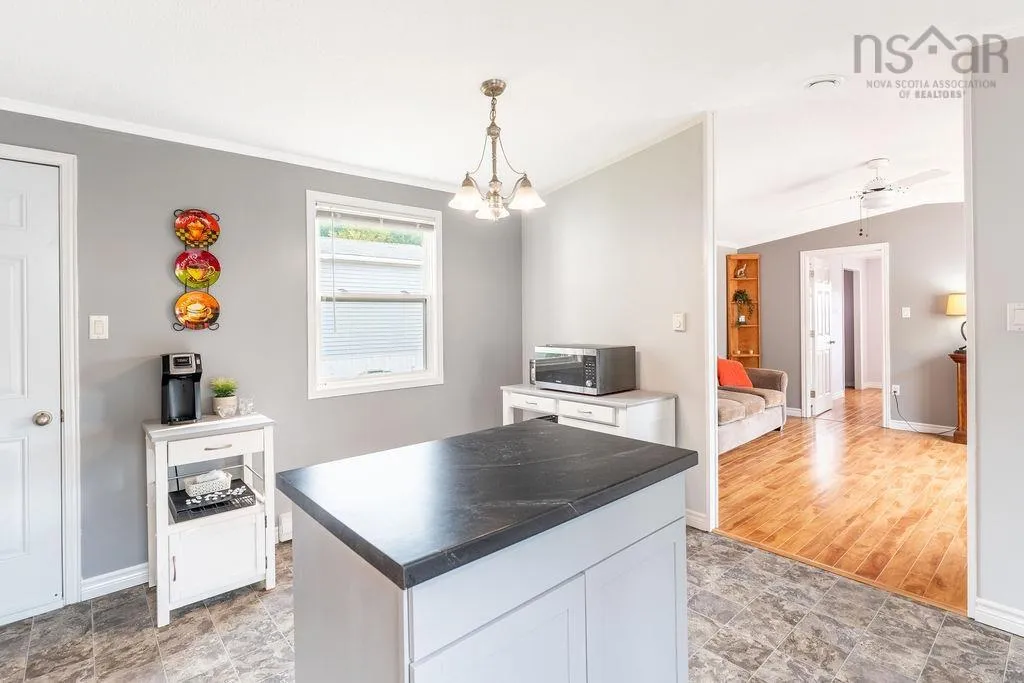 88 Brook Street, Middle Sackville, NS B4E 1B9, 2 Bedrooms Bedrooms, ,1 BathroomBathrooms,Residential,For Sale,Brook,202521334