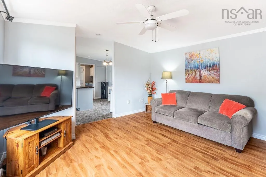 88 Brook Street, Middle Sackville, NS B4E 1B9, 2 Bedrooms Bedrooms, ,1 BathroomBathrooms,Residential,For Sale,Brook,202521334
