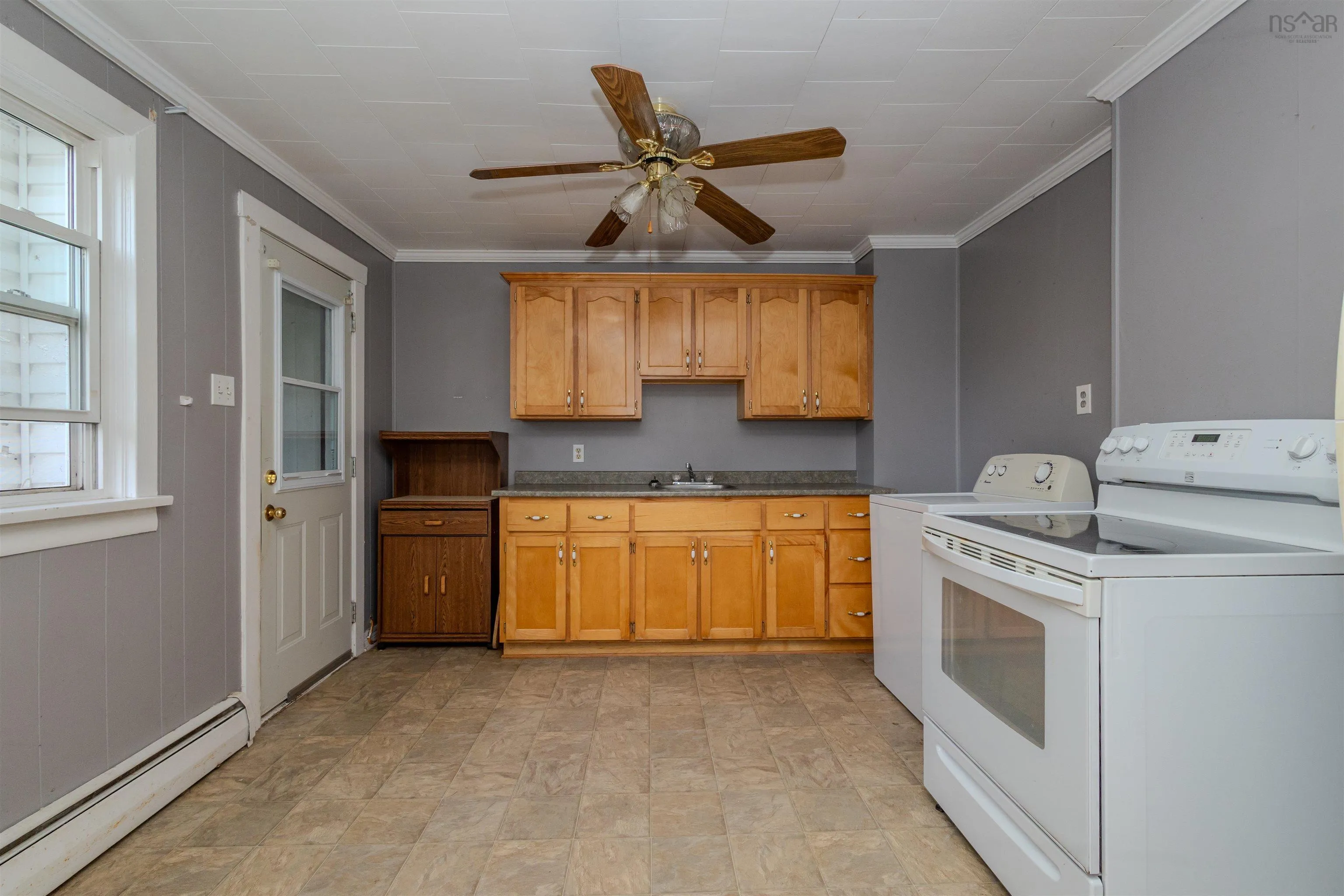 46 Richmond Street, Sydney, NS B1P 2T9, 3 Bedrooms Bedrooms, ,1 BathroomBathrooms,Residential,For Sale,Richmond,202521168