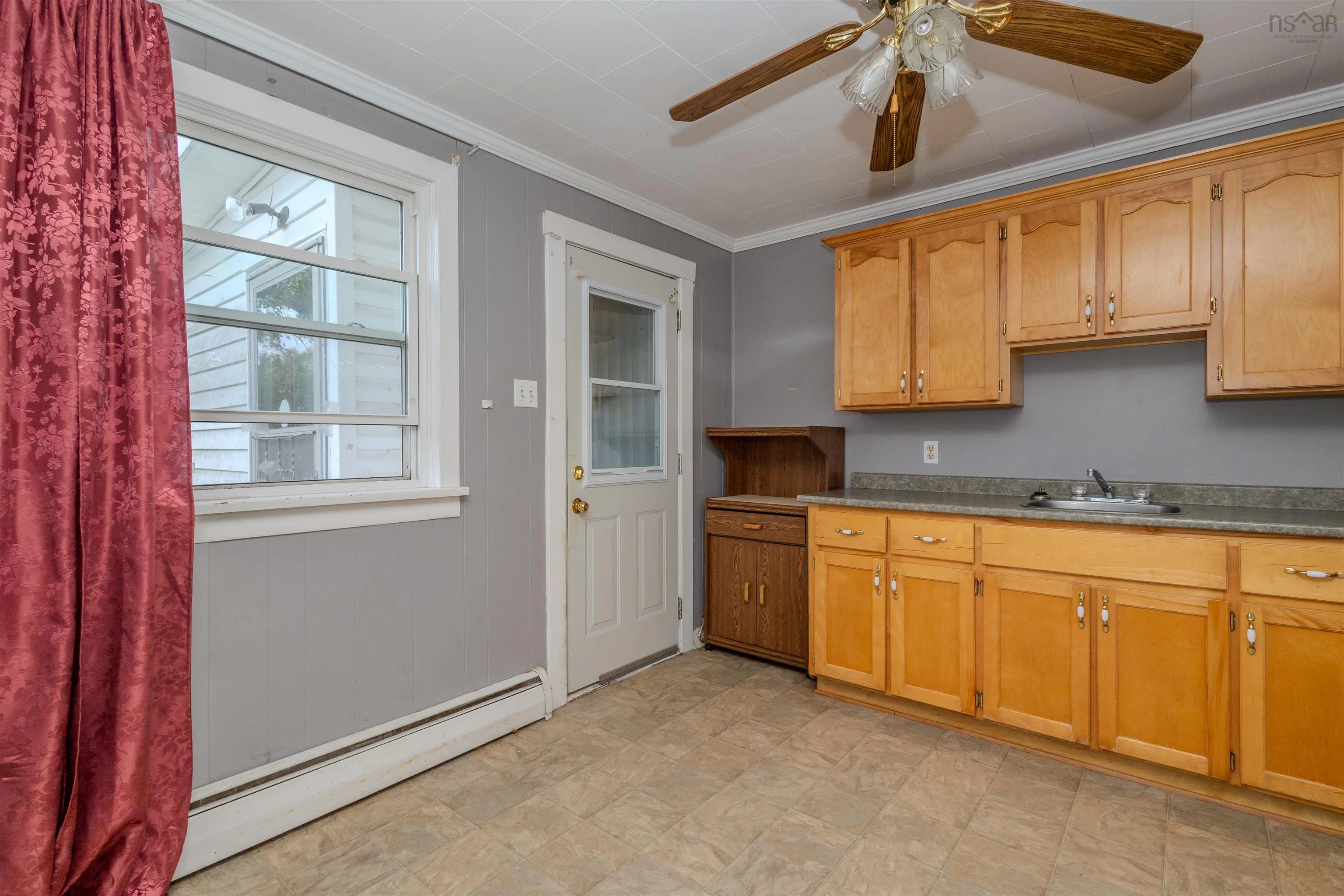 46 Richmond Street, Sydney, NS B1P 2T9, 3 Bedrooms Bedrooms, ,1 BathroomBathrooms,Residential,For Sale,Richmond,202521168