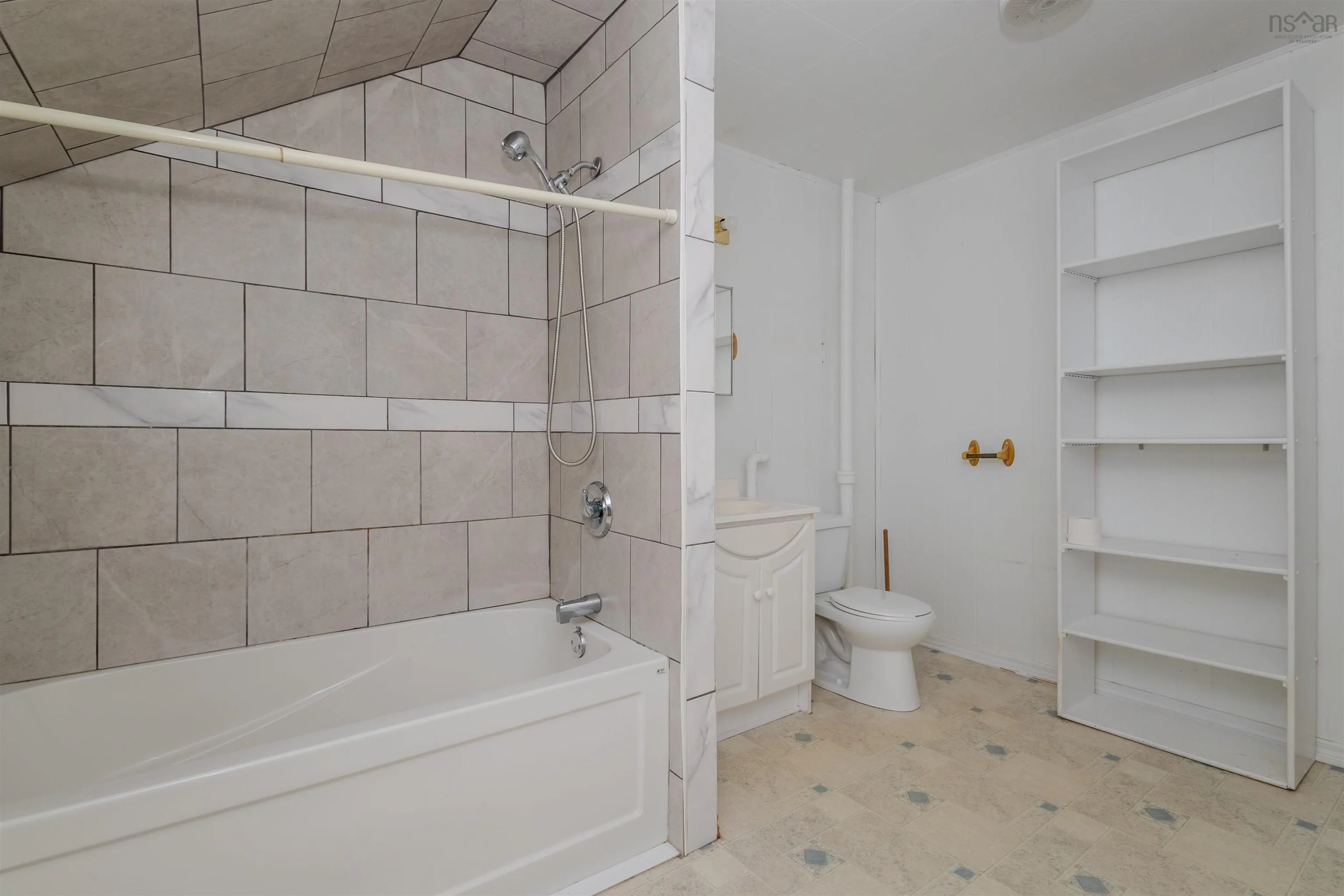 46 Richmond Street, Sydney, NS B1P 2T9, 3 Bedrooms Bedrooms, ,1 BathroomBathrooms,Residential,For Sale,Richmond,202521168