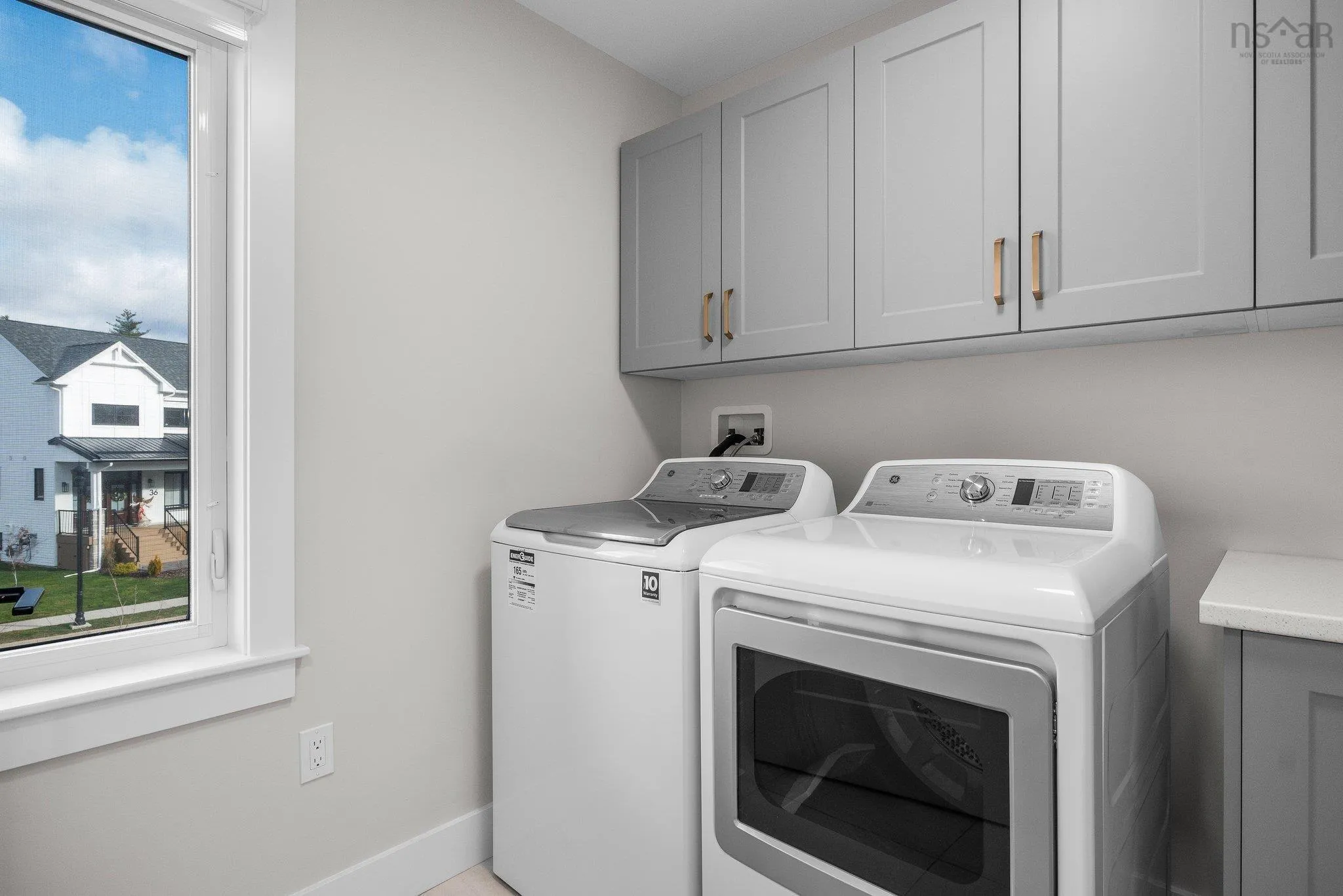 33 Cairnstone Lane, Bedford, NS B4B 2G5, 6 Bedrooms Bedrooms, ,5 BathroomsBathrooms,Residential,For Sale,Cairnstone,202512077