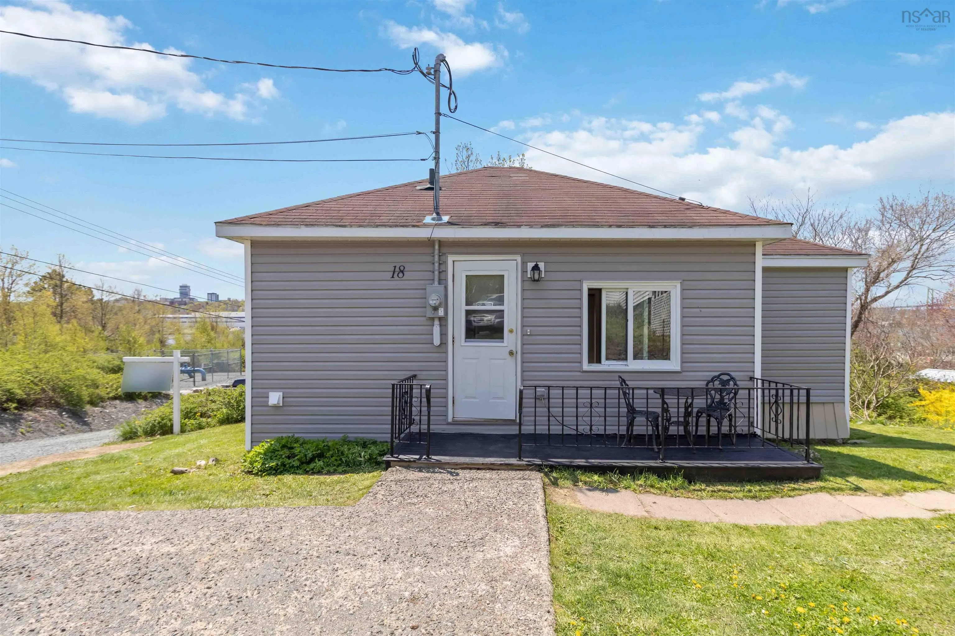 18 Nivens Avenue, Dartmouth, NS B3A 4B1, 1 Bedroom Bedrooms, ,1 BathroomBathrooms,Residential,For Sale,Nivens,202511116