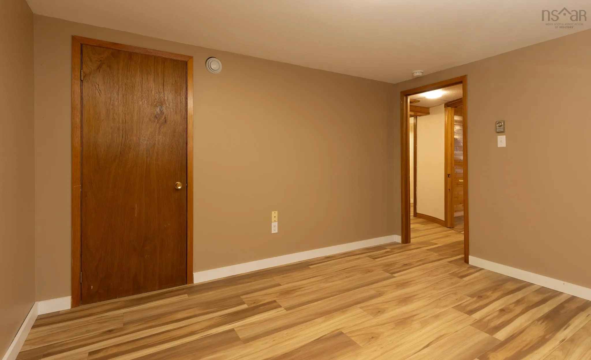 11 Hood Crescent, Yarmouth, NS B5A 4H6, 3 Bedrooms Bedrooms, ,2 BathroomsBathrooms,Residential,For Sale,Hood,202523617