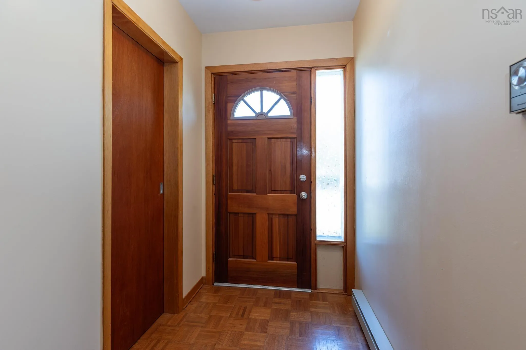 11 Hood Crescent, Yarmouth, NS B5A 4H6, 3 Bedrooms Bedrooms, ,2 BathroomsBathrooms,Residential,For Sale,Hood,202523617