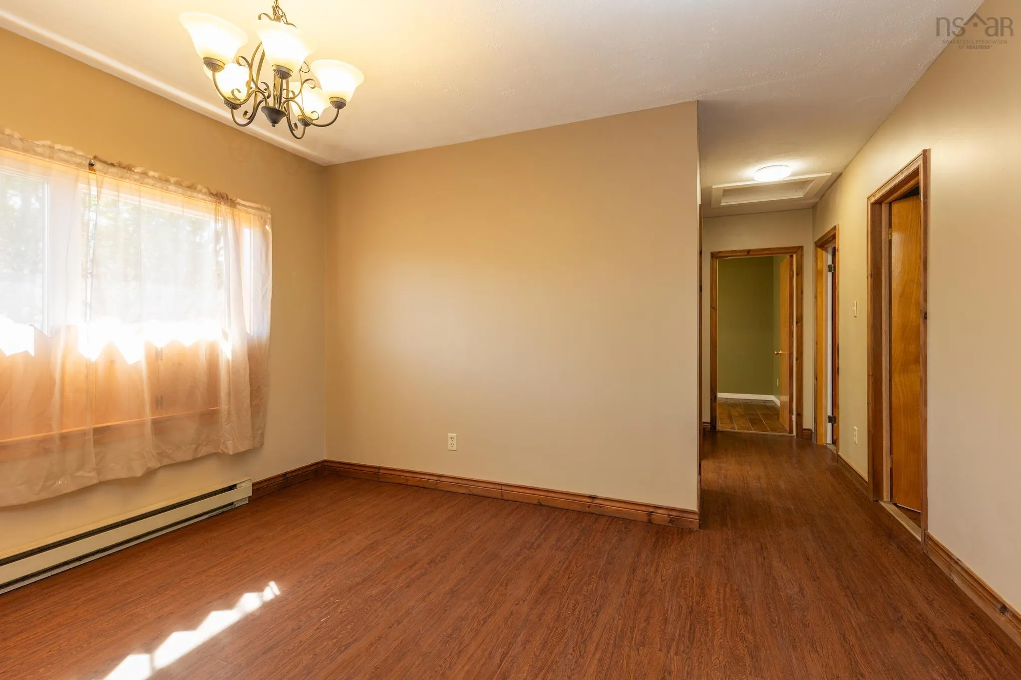 11 Hood Crescent, Yarmouth, NS B5A 4H6, 3 Bedrooms Bedrooms, ,2 BathroomsBathrooms,Residential,For Sale,Hood,202523617