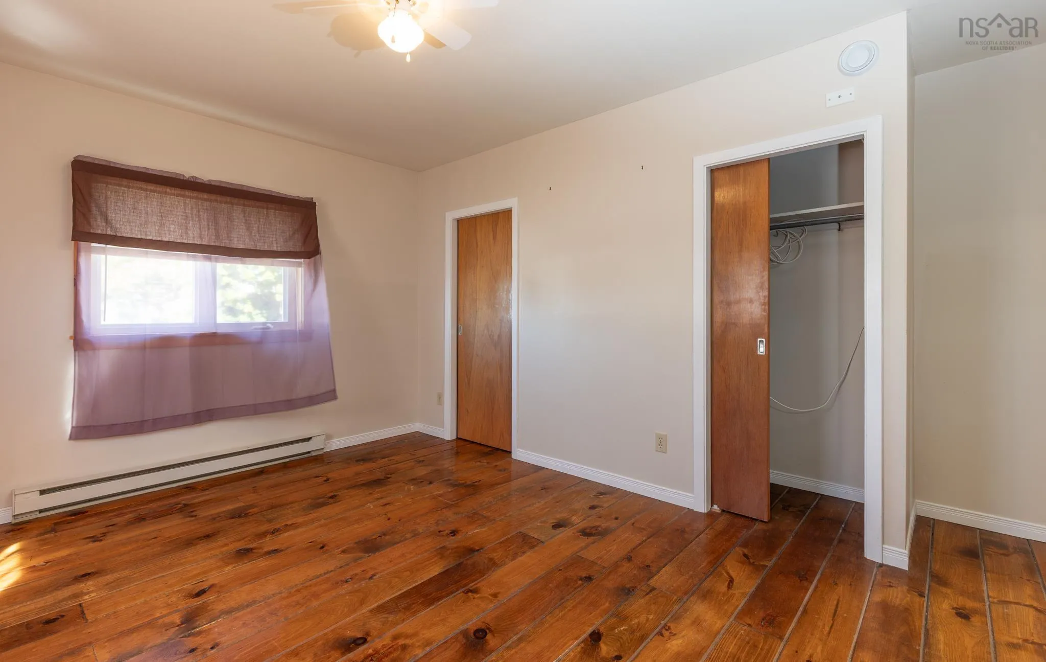 11 Hood Crescent, Yarmouth, NS B5A 4H6, 3 Bedrooms Bedrooms, ,2 BathroomsBathrooms,Residential,For Sale,Hood,202523617