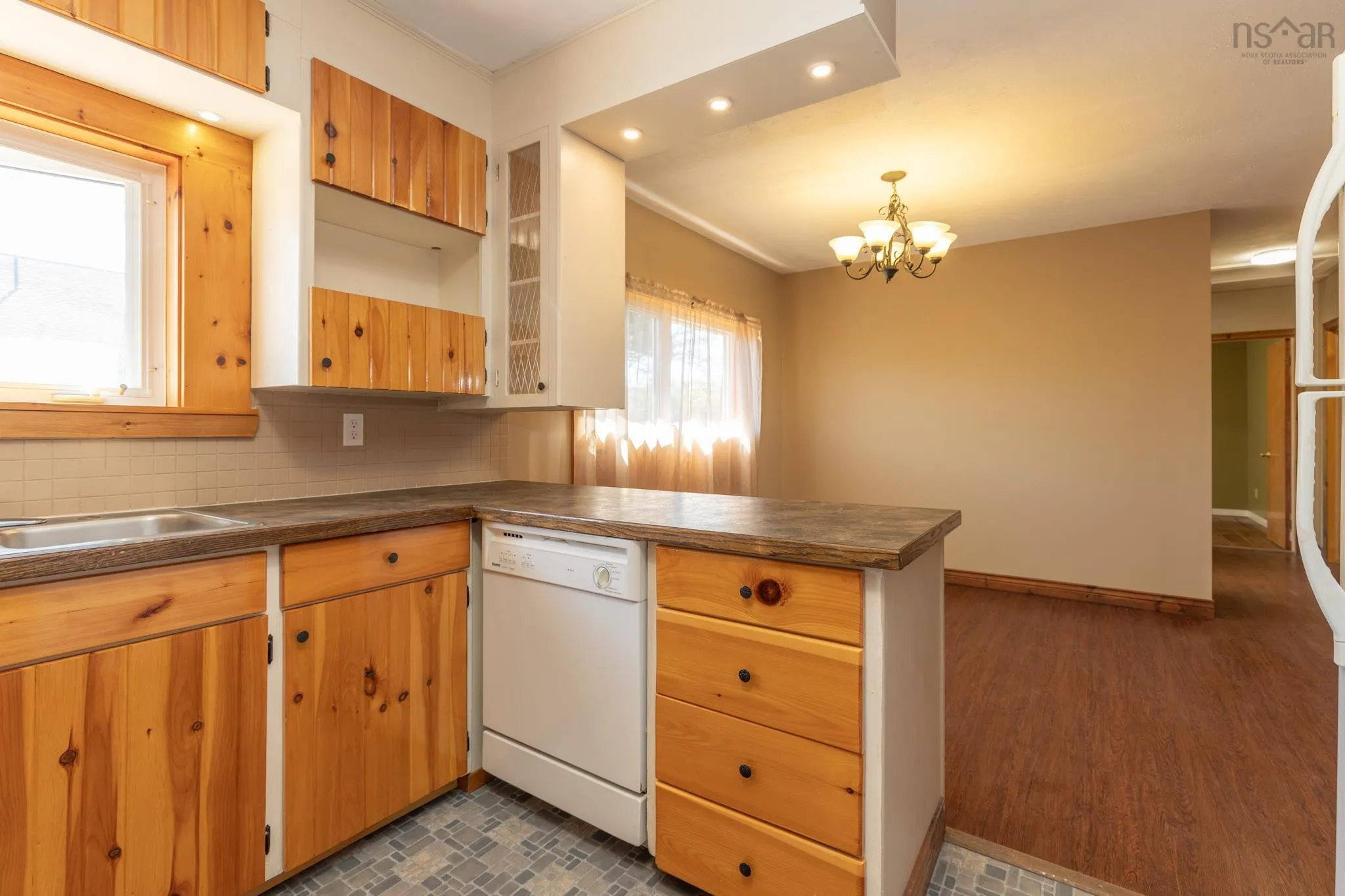 11 Hood Crescent, Yarmouth, NS B5A 4H6, 3 Bedrooms Bedrooms, ,2 BathroomsBathrooms,Residential,For Sale,Hood,202523617