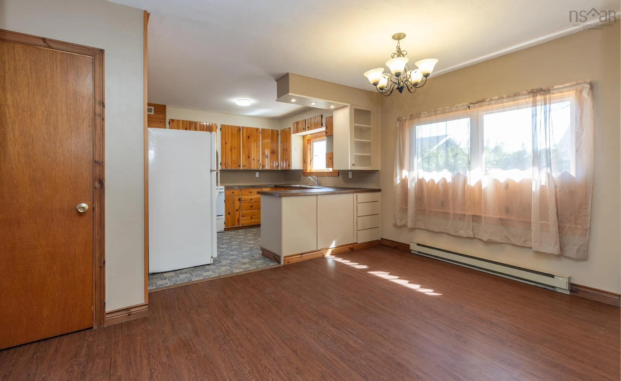 11 Hood Crescent, Yarmouth, NS B5A 4H6, 3 Bedrooms Bedrooms, ,2 BathroomsBathrooms,Residential,For Sale,Hood,202523617