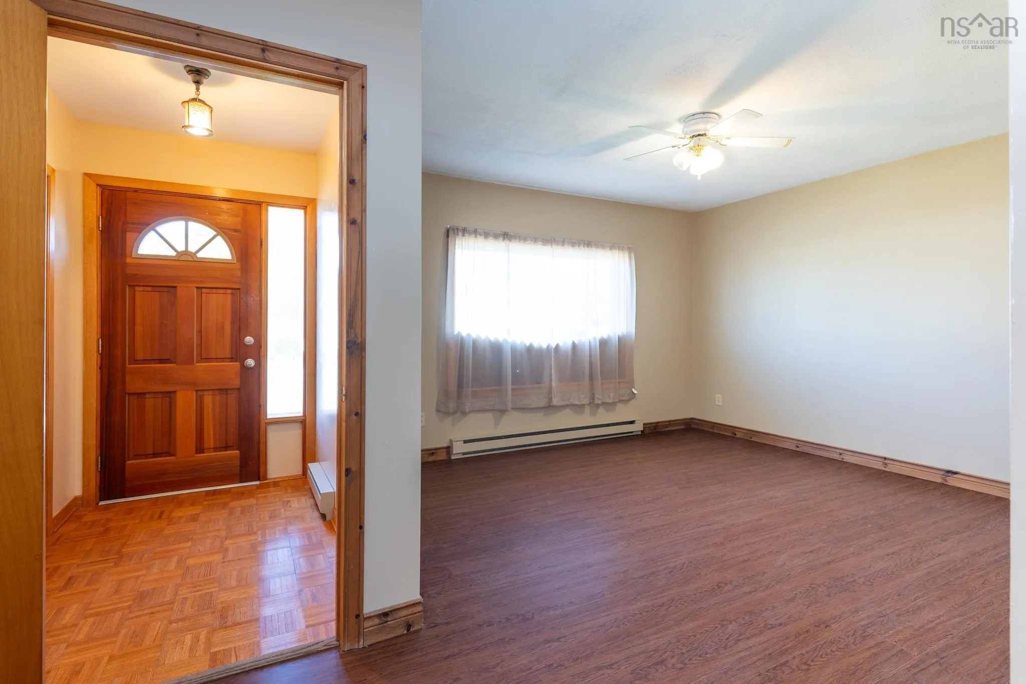 11 Hood Crescent, Yarmouth, NS B5A 4H6, 3 Bedrooms Bedrooms, ,2 BathroomsBathrooms,Residential,For Sale,Hood,202523617