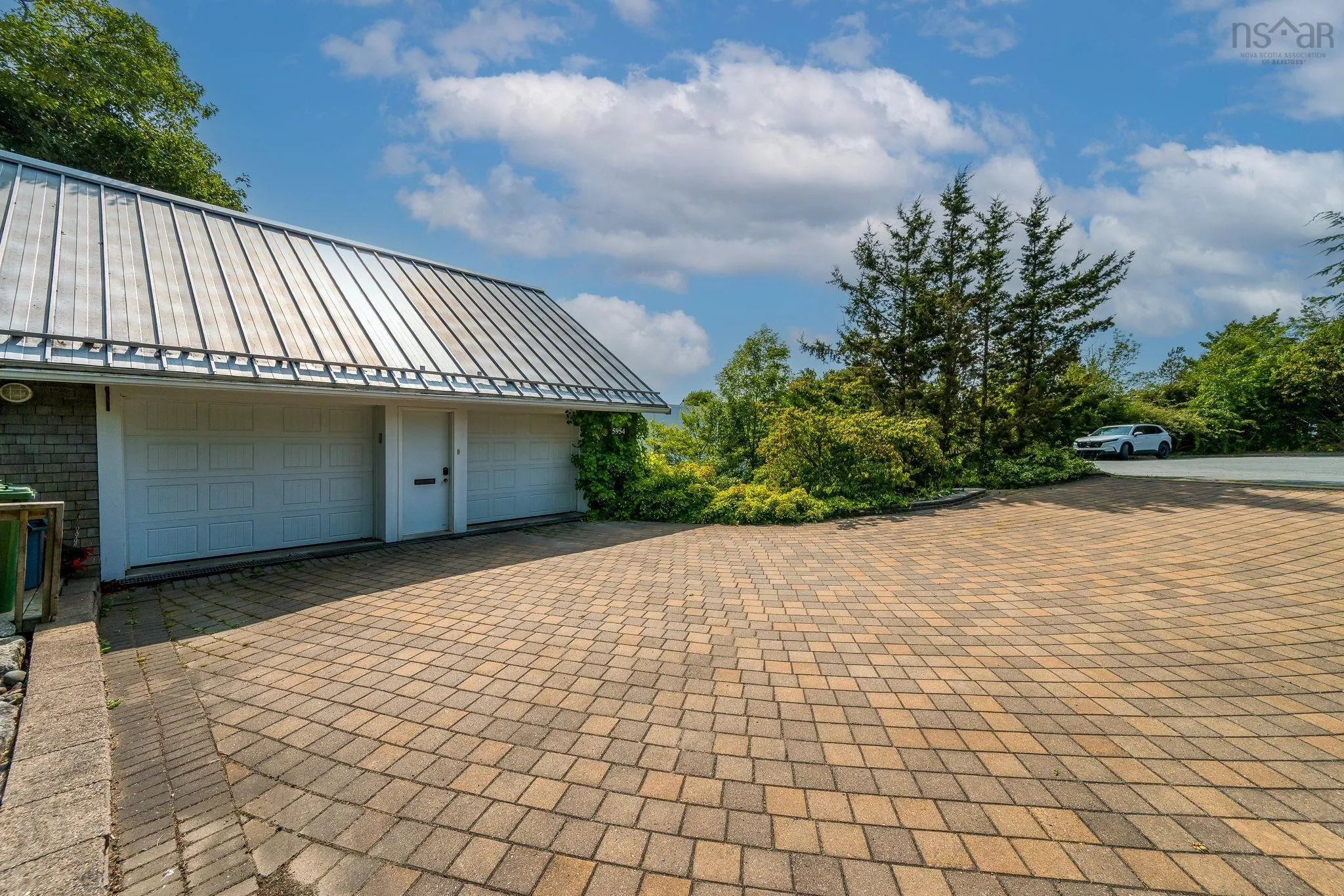 5954 Mcculloch Court, Halifax, NS B3H 4S9, 6 Bedrooms Bedrooms, ,5 BathroomsBathrooms,Residential,For Sale,Mcculloch,202520225