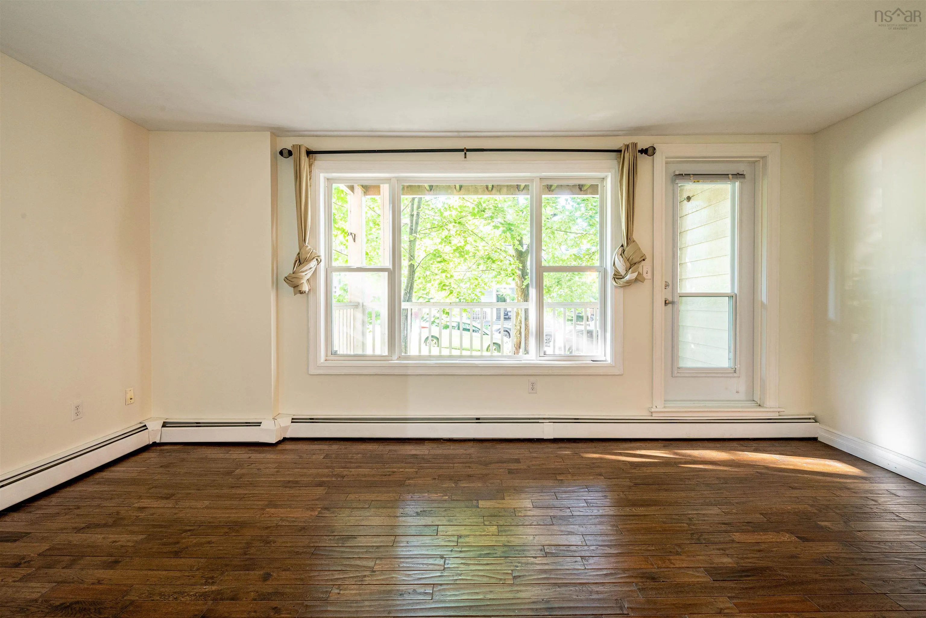 200-5230 Tobin Street, Halifax Ns B3h 1s2, 2 Bedrooms Bedrooms, ,1 BathroomBathrooms,Residential,For Sale,Tobin,202510362
