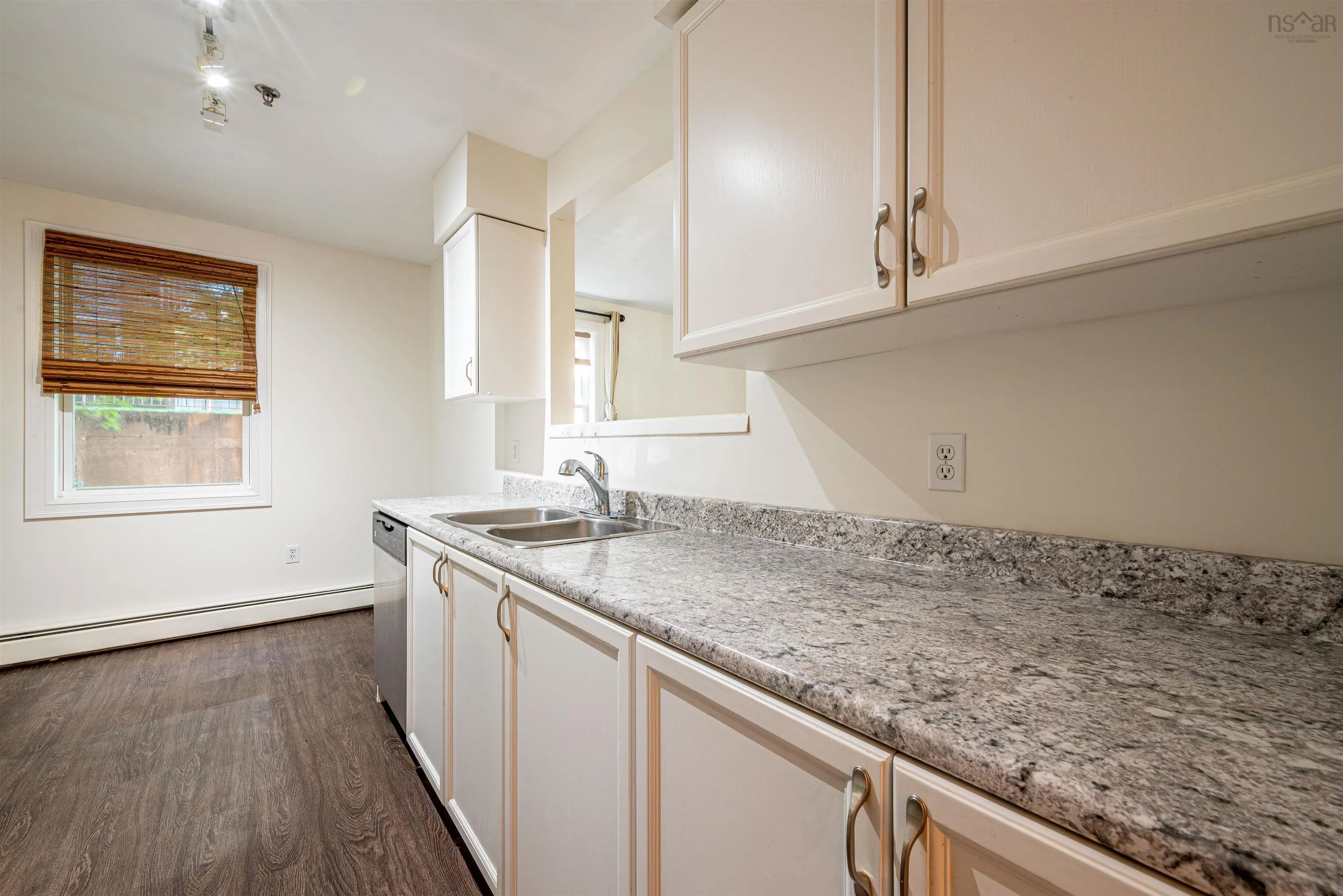 200-5230 Tobin Street, Halifax Ns B3h 1s2, 2 Bedrooms Bedrooms, ,1 BathroomBathrooms,Residential,For Sale,Tobin,202510362