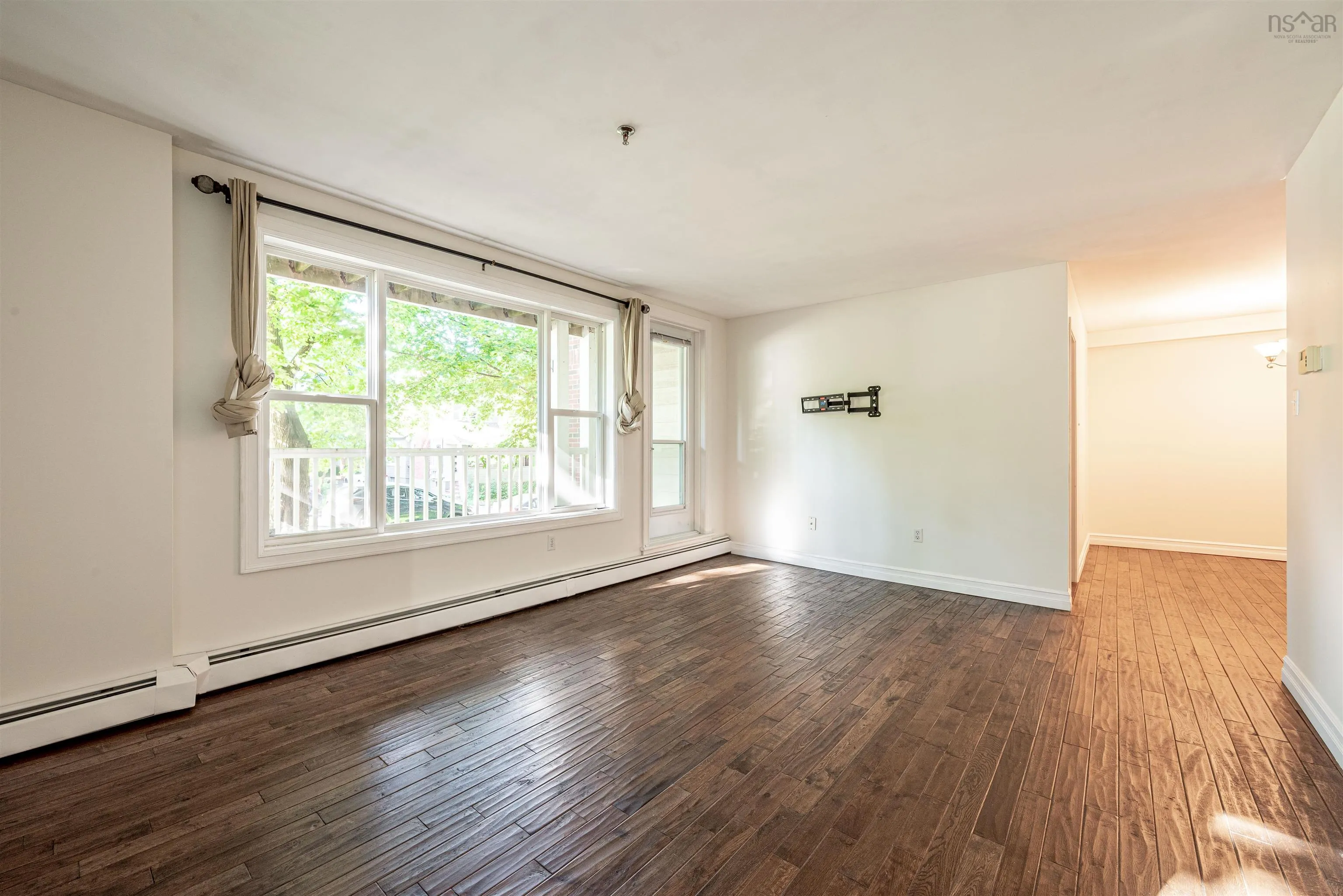 200-5230 Tobin Street, Halifax Ns B3h 1s2, 2 Bedrooms Bedrooms, ,1 BathroomBathrooms,Residential,For Sale,Tobin,202510362