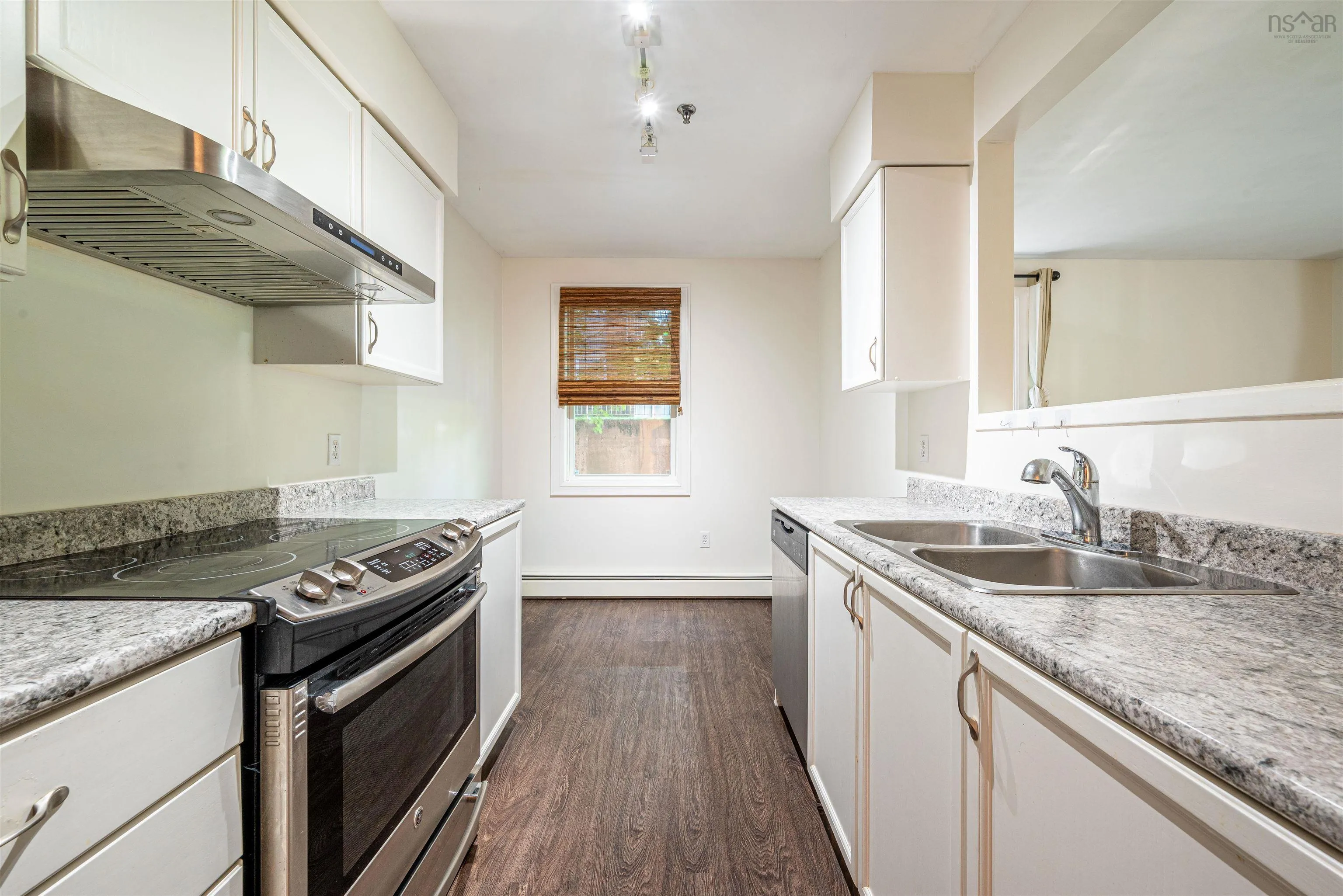 200-5230 Tobin Street, Halifax Ns B3h 1s2, 2 Bedrooms Bedrooms, ,1 BathroomBathrooms,Residential,For Sale,Tobin,202510362