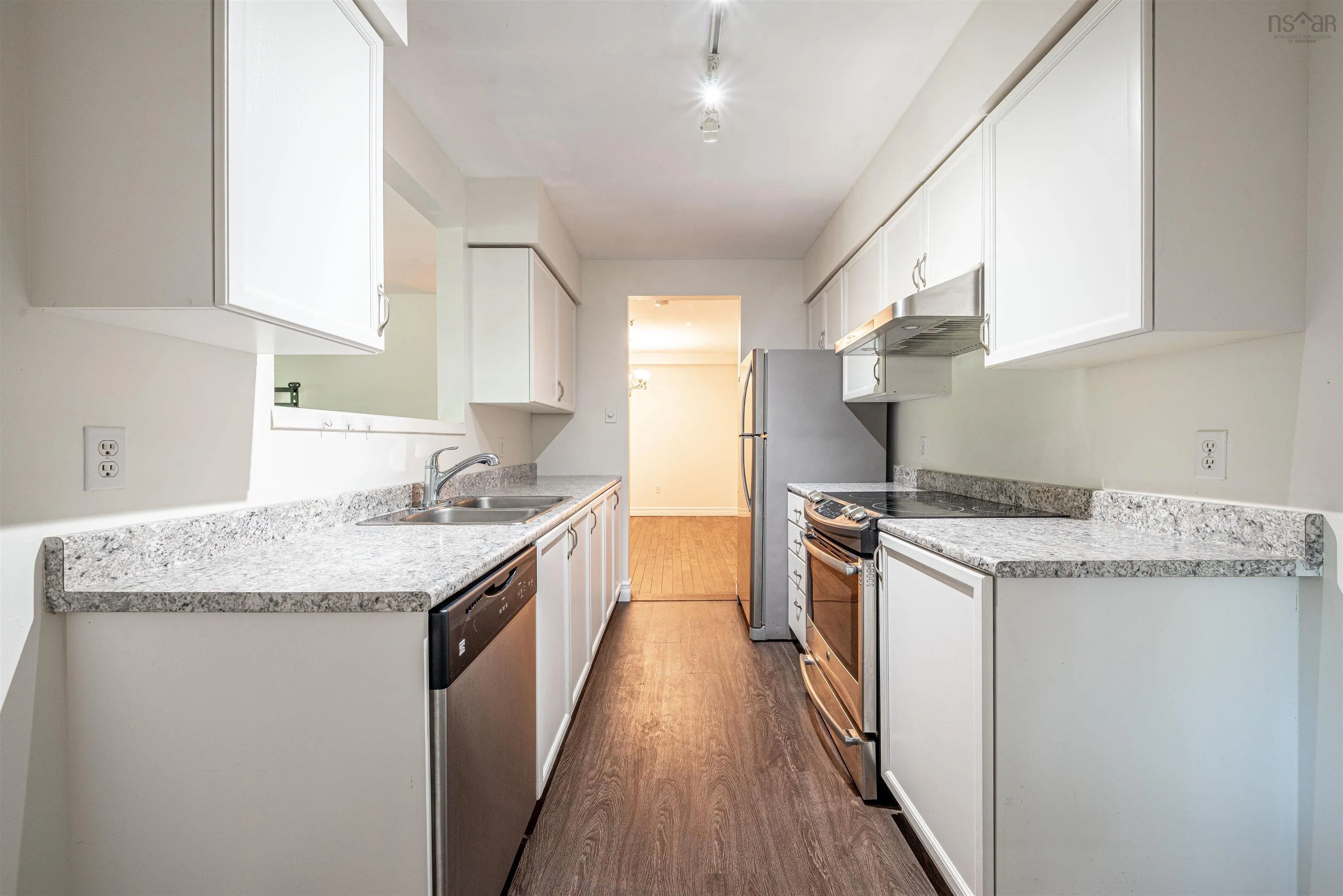 200-5230 Tobin Street, Halifax Ns B3h 1s2, 2 Bedrooms Bedrooms, ,1 BathroomBathrooms,Residential,For Sale,Tobin,202510362