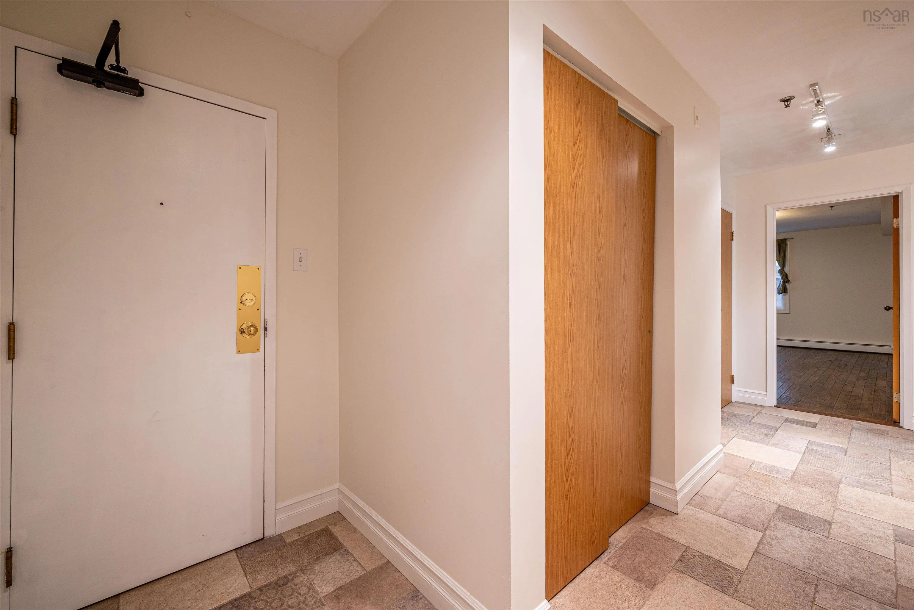 200-5230 Tobin Street, Halifax Ns B3h 1s2, 2 Bedrooms Bedrooms, ,1 BathroomBathrooms,Residential,For Sale,Tobin,202510362