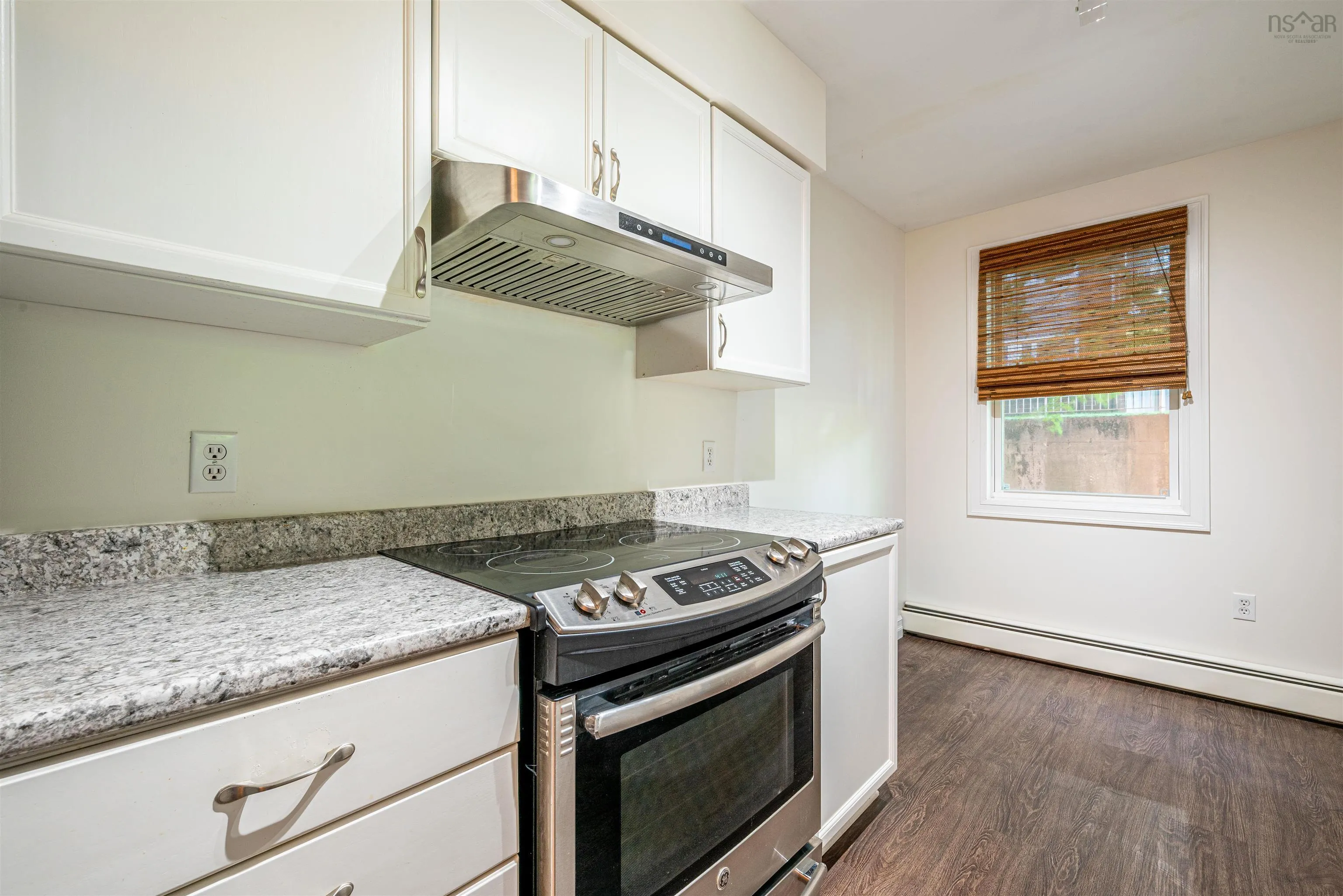 200-5230 Tobin Street, Halifax Ns B3h 1s2, 2 Bedrooms Bedrooms, ,1 BathroomBathrooms,Residential,For Sale,Tobin,202510362