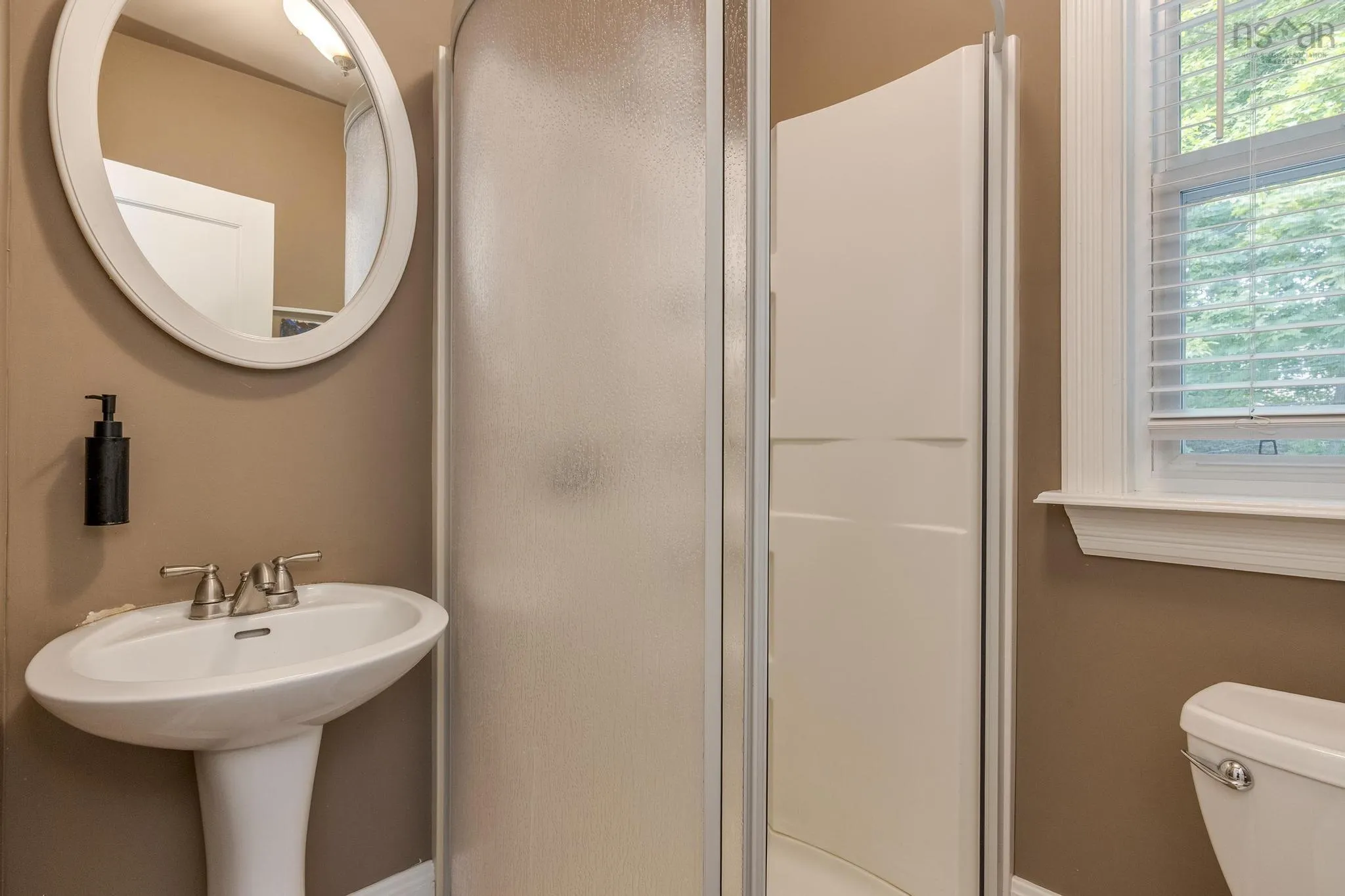57 Crescent Avenue, Kentville, NS B4N 1R1, 4 Bedrooms Bedrooms, ,2 BathroomsBathrooms,Residential,For Sale,Crescent,202520790