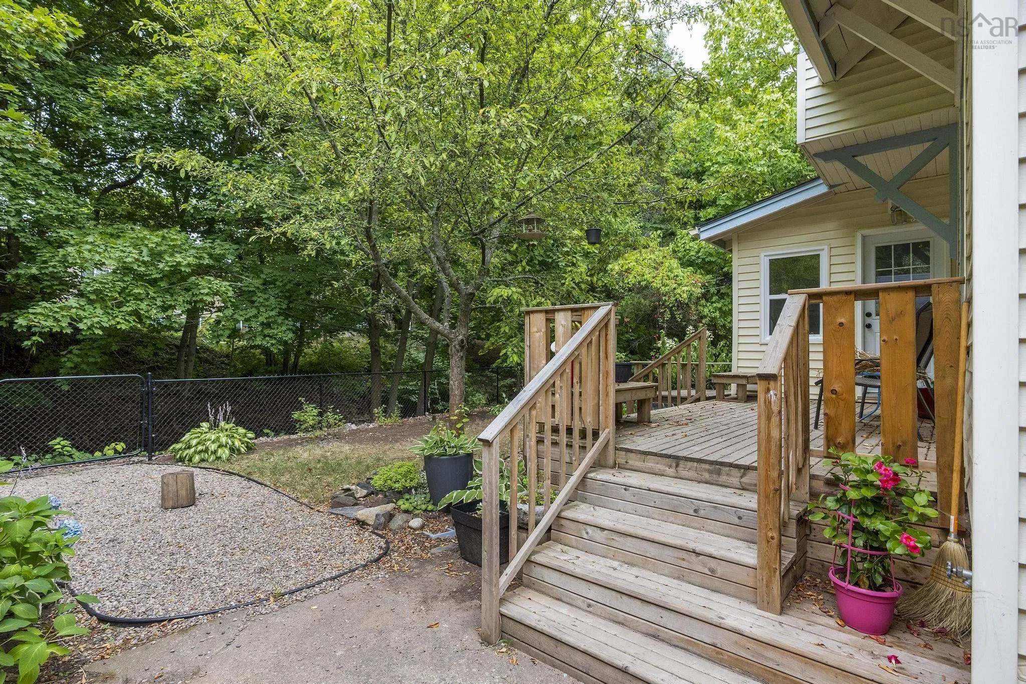 57 Crescent Avenue, Kentville, NS B4N 1R1, 4 Bedrooms Bedrooms, ,2 BathroomsBathrooms,Residential,For Sale,Crescent,202520790