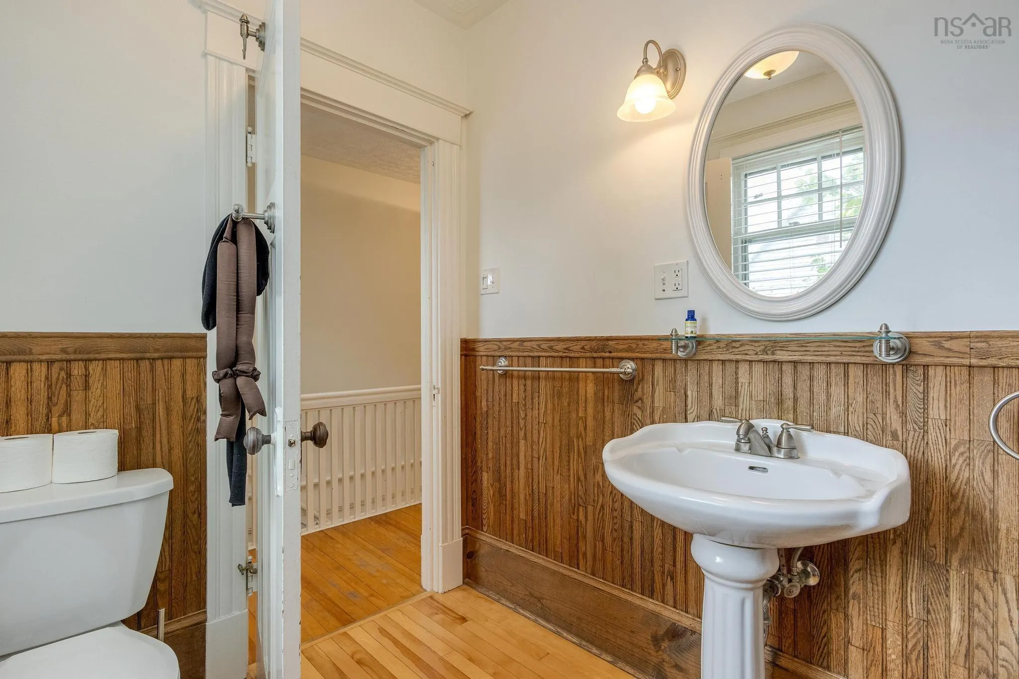 57 Crescent Avenue, Kentville, NS B4N 1R1, 4 Bedrooms Bedrooms, ,2 BathroomsBathrooms,Residential,For Sale,Crescent,202520790
