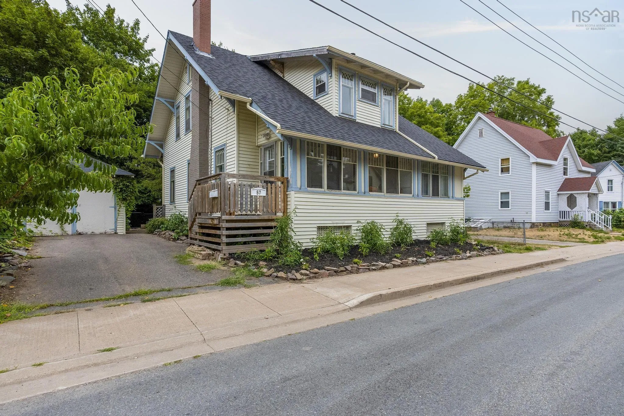 57 Crescent Avenue, Kentville, NS B4N 1R1, 4 Bedrooms Bedrooms, ,2 BathroomsBathrooms,Residential,For Sale,Crescent,202520790