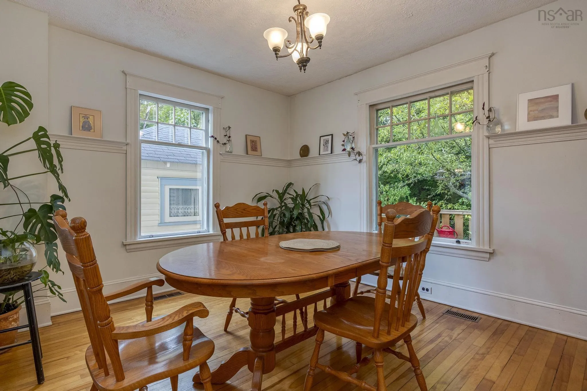57 Crescent Avenue, Kentville, NS B4N 1R1, 4 Bedrooms Bedrooms, ,2 BathroomsBathrooms,Residential,For Sale,Crescent,202520790