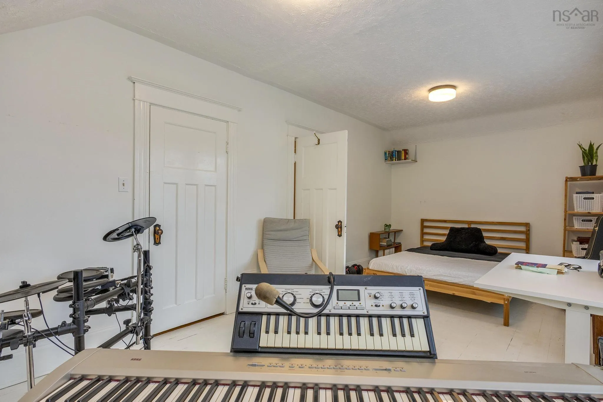 57 Crescent Avenue, Kentville, NS B4N 1R1, 4 Bedrooms Bedrooms, ,2 BathroomsBathrooms,Residential,For Sale,Crescent,202520790