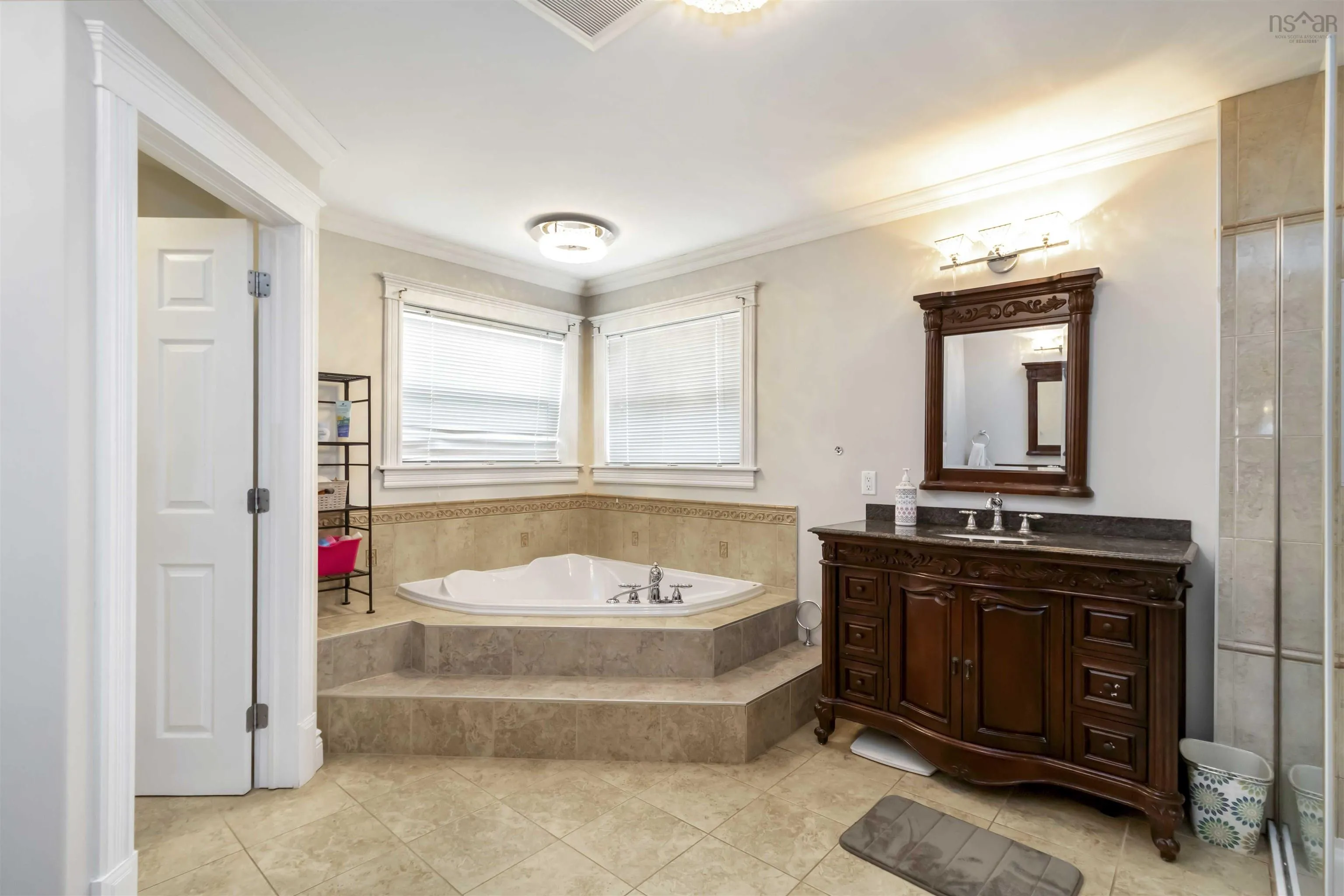 17 Kissock Court, Bedford, NS B4A 3X9, 5 Bedrooms Bedrooms, ,4 BathroomsBathrooms,Residential,For Sale,Kissock,202518690