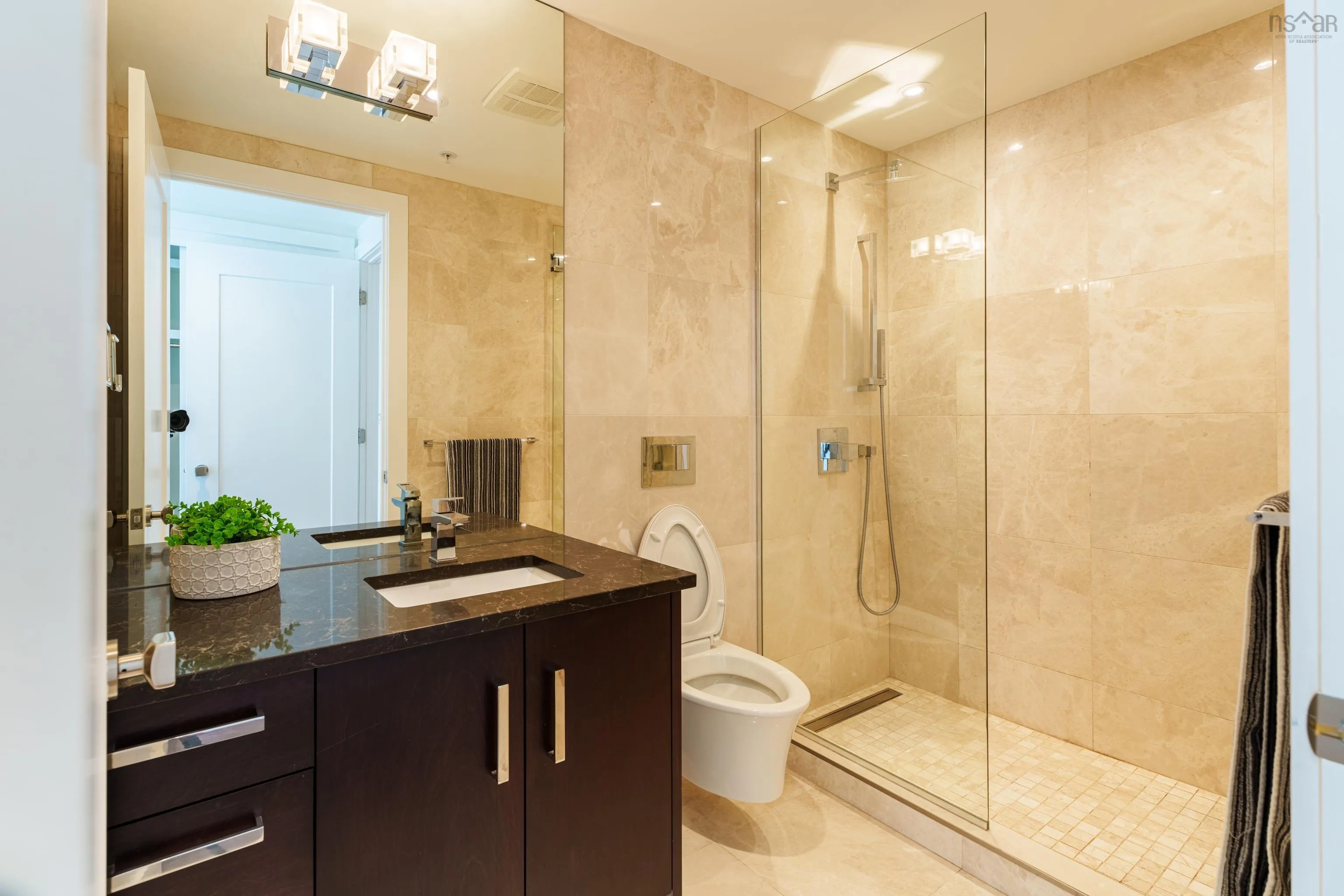 1585 South Park Street, Halifax Ns B3j 0h8, 2 Bedrooms Bedrooms, ,2 BathroomsBathrooms,Residential,For Sale,South Park,202509400