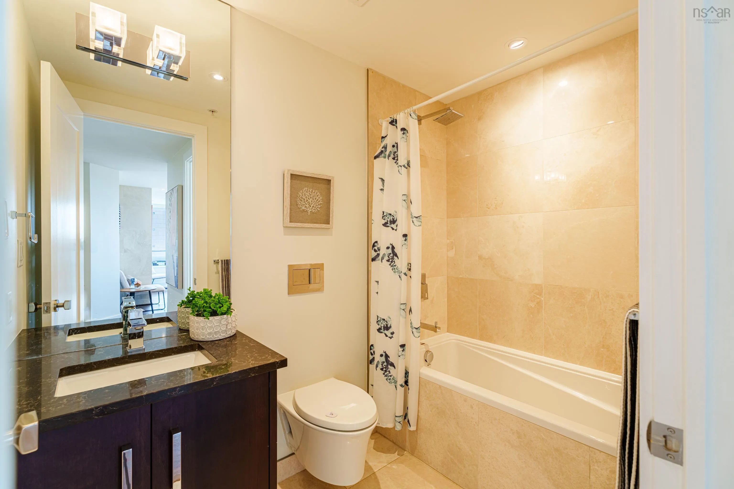 1585 South Park Street, Halifax Ns B3j 0h8, 2 Bedrooms Bedrooms, ,2 BathroomsBathrooms,Residential,For Sale,South Park,202509400