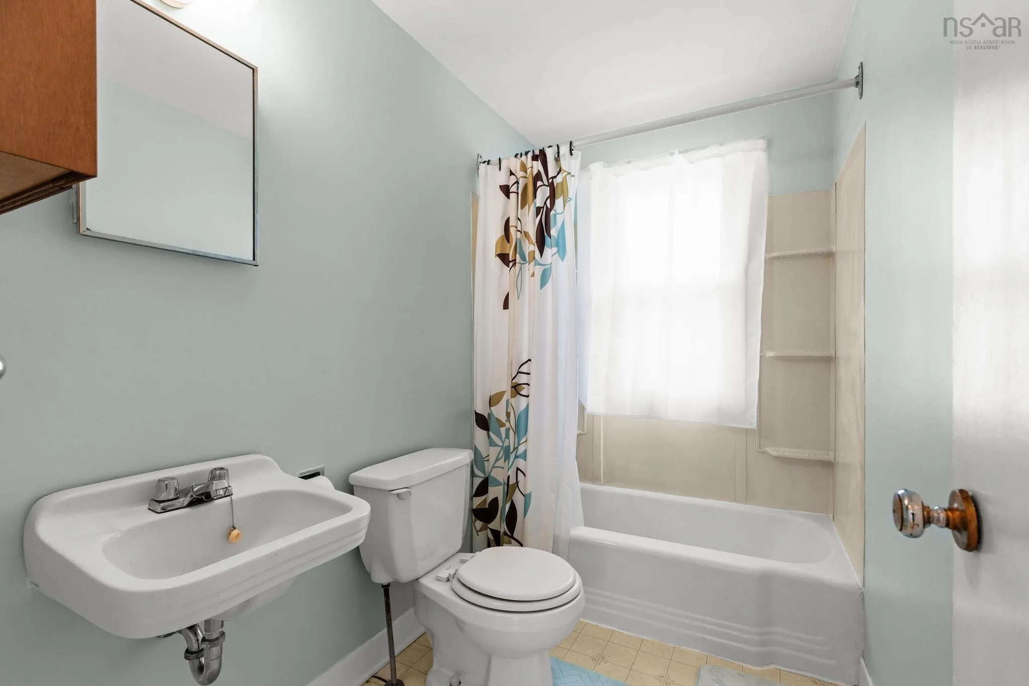 13 Glenmont Avenue, Bedford, NS B4A 1H1, 3 Bedrooms Bedrooms, ,1 BathroomBathrooms,Residential,For Sale,Glenmont,202520770