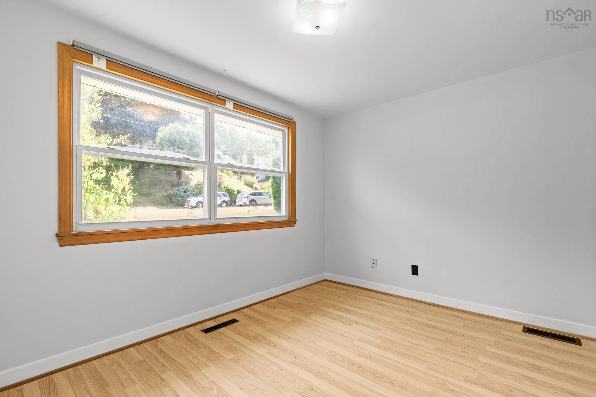 13 Glenmont Avenue, Bedford, NS B4A 1H1, 3 Bedrooms Bedrooms, ,1 BathroomBathrooms,Residential,For Sale,Glenmont,202520770