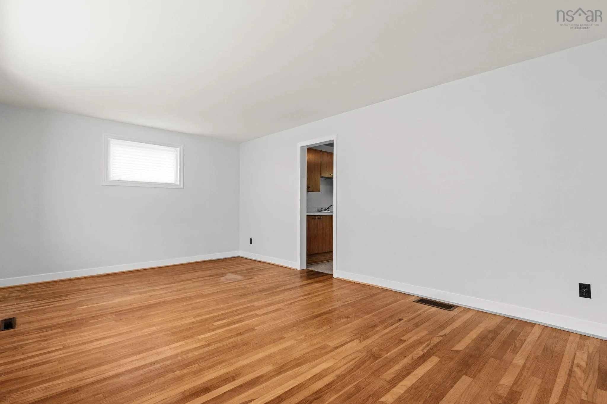 13 Glenmont Avenue, Bedford, NS B4A 1H1, 3 Bedrooms Bedrooms, ,1 BathroomBathrooms,Residential,For Sale,Glenmont,202520770