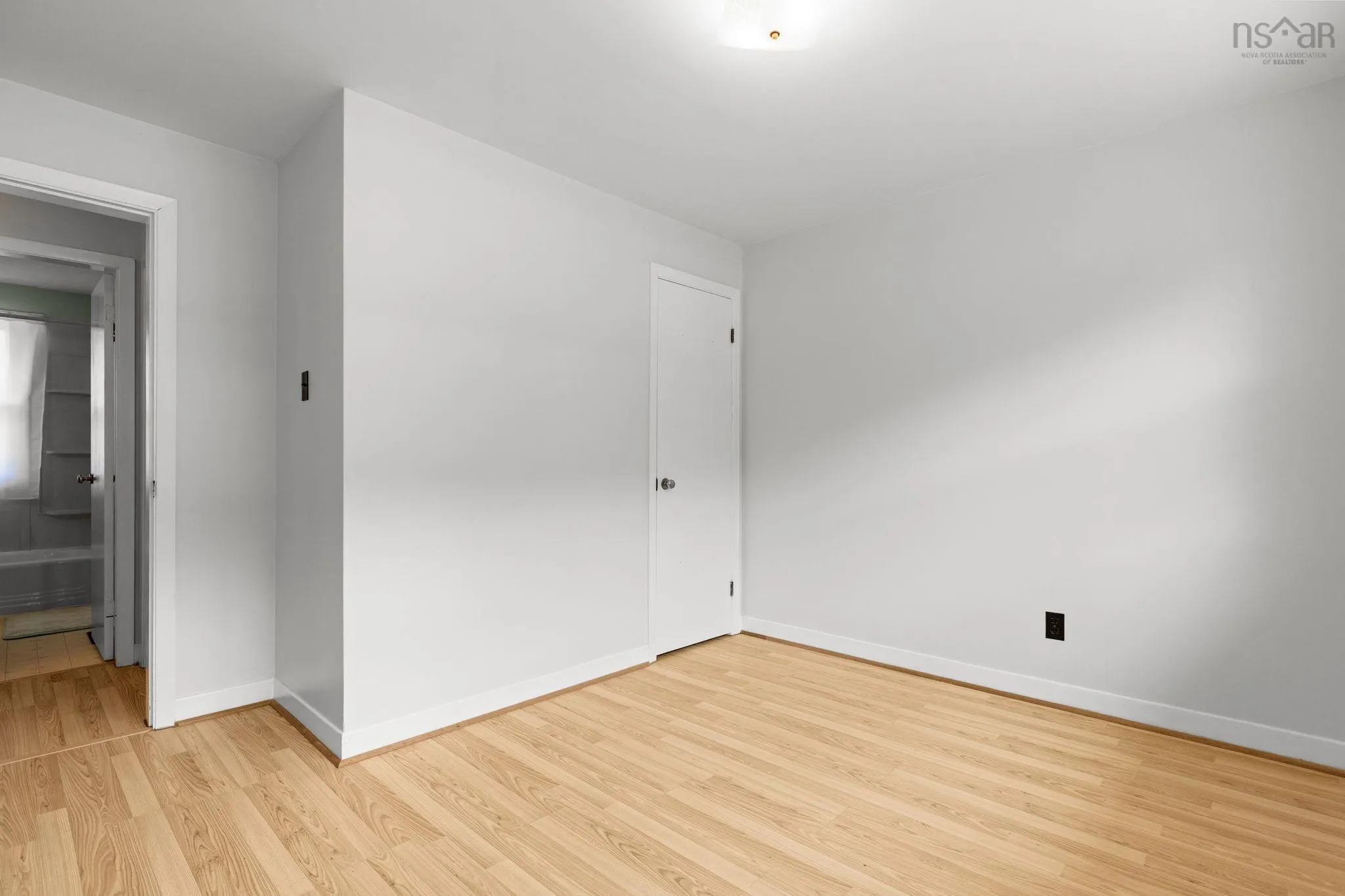 13 Glenmont Avenue, Bedford, NS B4A 1H1, 3 Bedrooms Bedrooms, ,1 BathroomBathrooms,Residential,For Sale,Glenmont,202520770